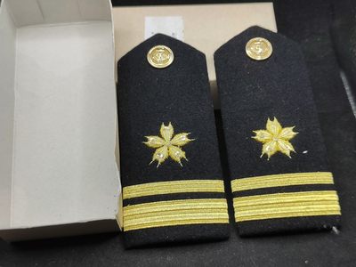 全场0元起拍 第90期 咸鱼国勋章拍卖专场 9月13日（周三）下午6：00开始 - 日本海上自卫队 二尉肩章