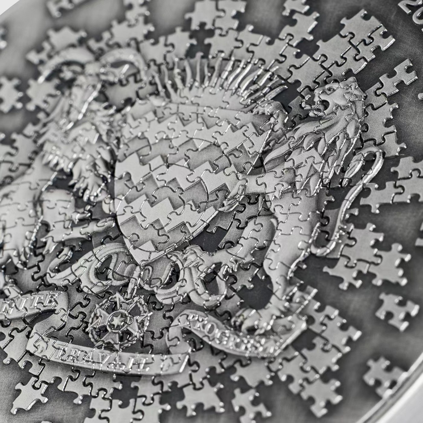 【金钰满堂钱币】拍卖第十五期 福利多多 大家多多捧场 2022年乍得发行地球拼图银币，1盎司银+4.5铜盎司银直径60m m