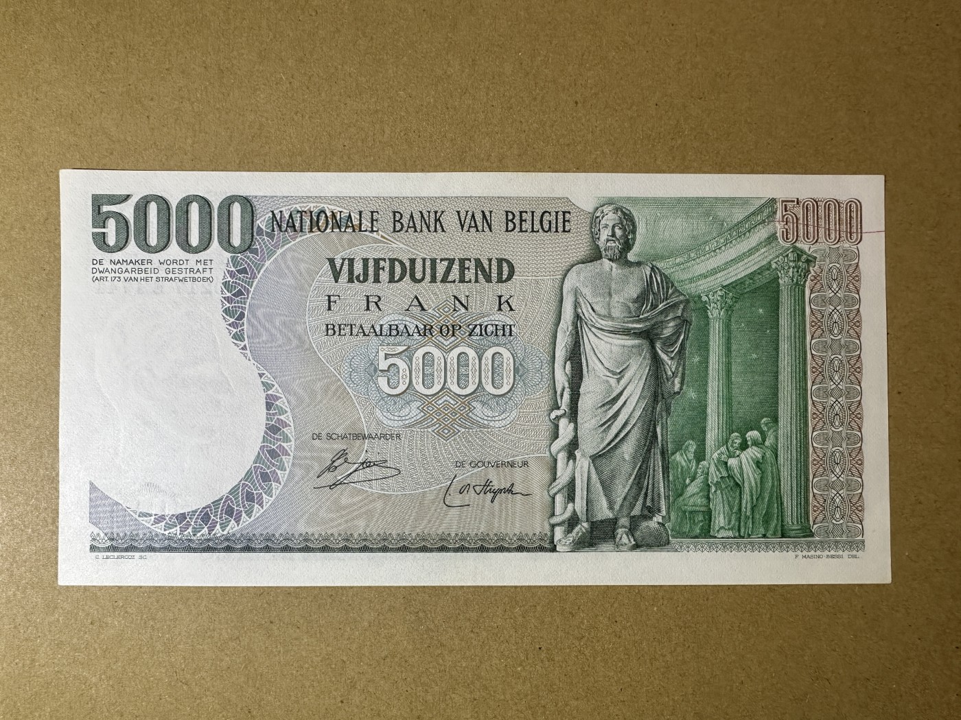 《张总收藏》118期-外币超精品合集 比利时5000法郎 UNC- 1977年医神 边缘轻微荧光 背面边缘有一处笔印