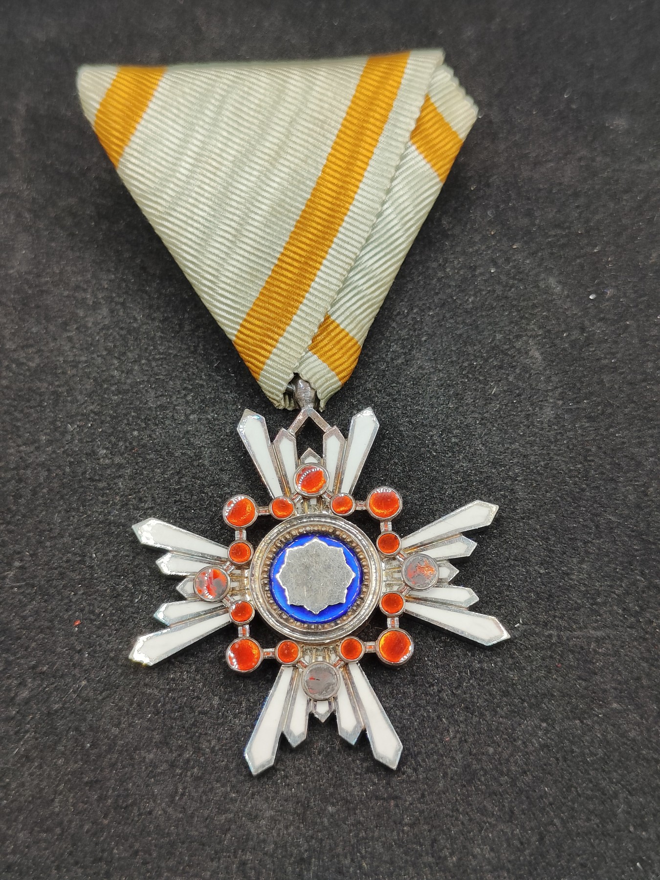 全场0元起拍 第90期 咸鱼国勋章拍卖专场 9月13日（周三）下午6：00开始 日本战时六等瑞宝章  纯银珐琅有损