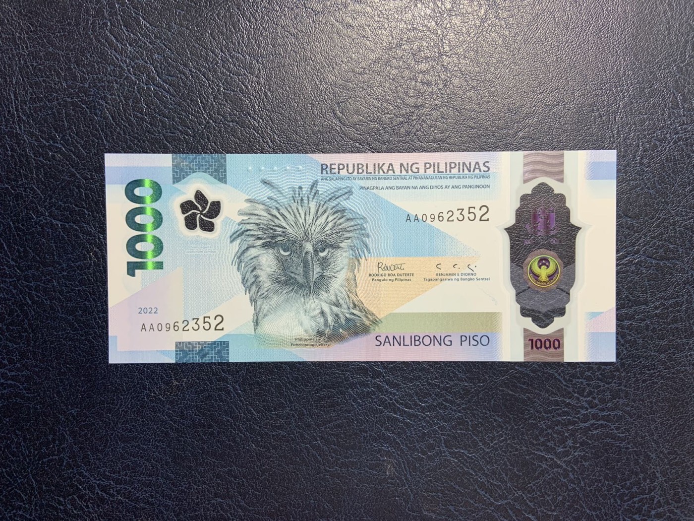 收藏联盟Quantum Auction 第288期拍卖 (已更新) 菲律宾2022年1000比索 品相全新UNC 首发AA冠 号码无47 获奖作品 国鸟 食猿雕