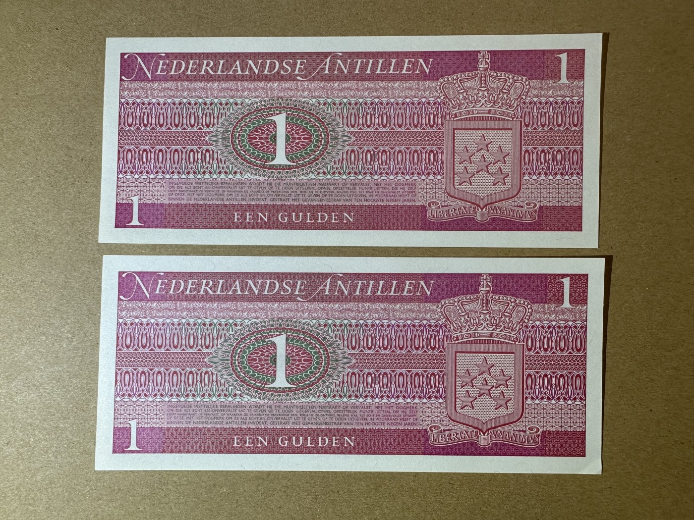 《张总收藏》118期-外币超精品合集 荷属安的列斯1盾2张 UNC 1970年