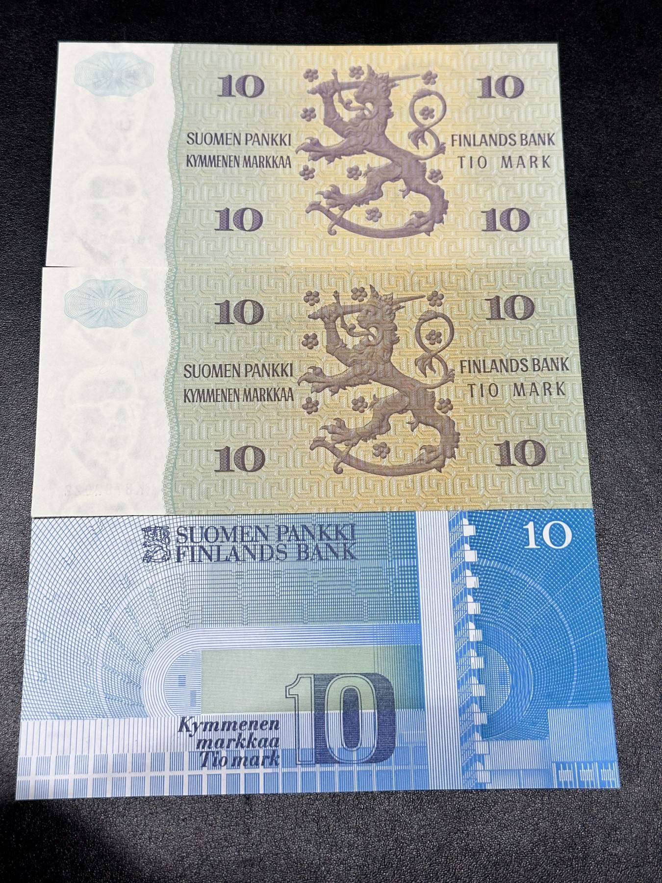 《外钞收藏家》第二百九十七期（连拍第二场）（欧洲五国专场） 芬兰10马克3枚，分别为1980年初版、1980年A版、1986年版 全新