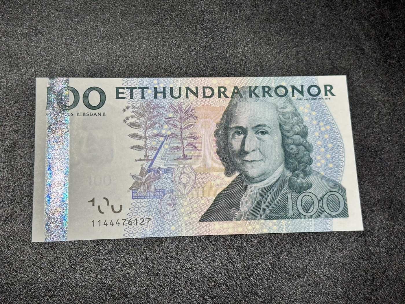 《外钞收藏家》第二百九十七期（连拍第二场）（欧洲五国专场） 瑞典2001年100克朗再版 全新UNC