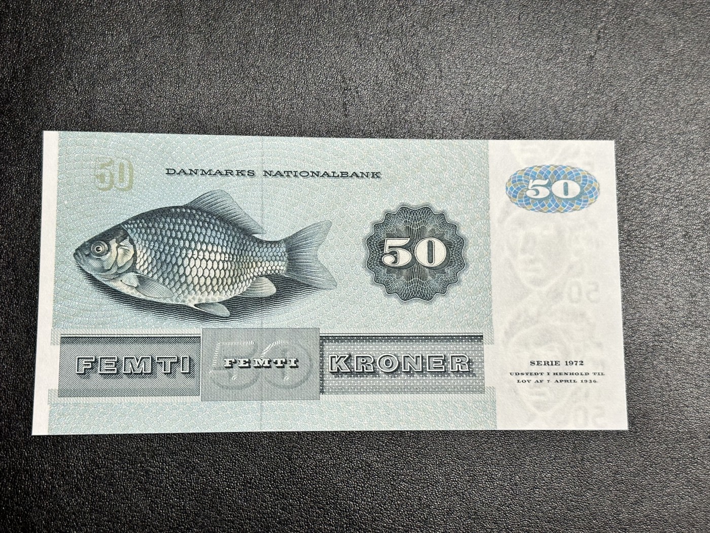 《外钞收藏家》第二百九十七期（连拍第二场）（欧洲五国专场） 丹麦动物版1972年50克朗 全新 有少量荧光反应