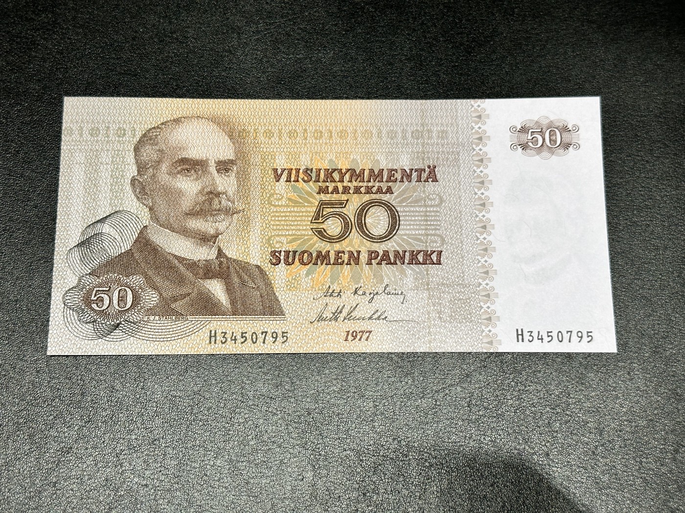 《外钞收藏家》第二百九十七期（连拍第二场）（欧洲五国专场） 芬兰1977年50马克 全新UNC