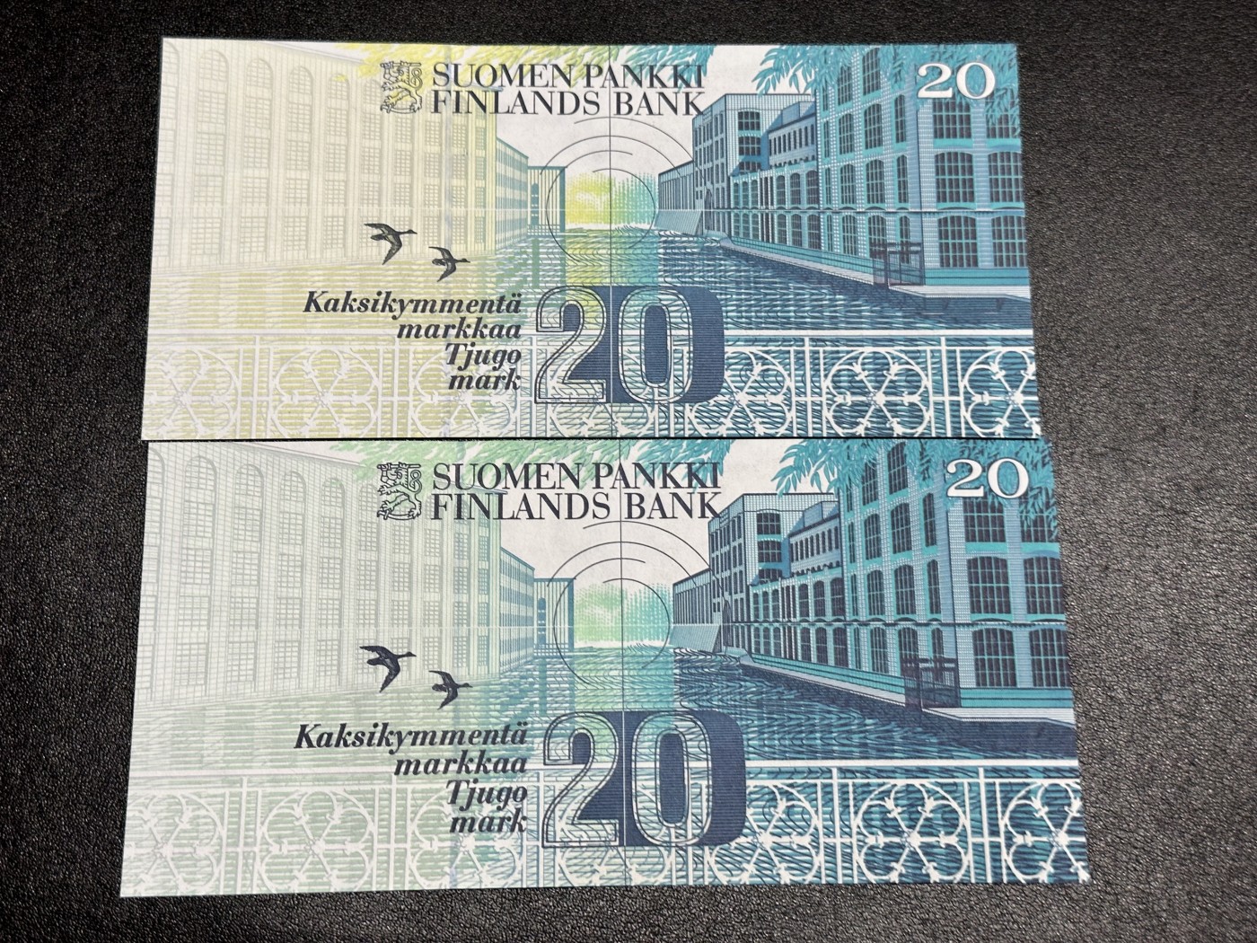 《外钞收藏家》第二百九十七期（连拍第二场）（欧洲五国专场） 芬兰1993年20马克2枚，分别为初版与A版 全新UNC