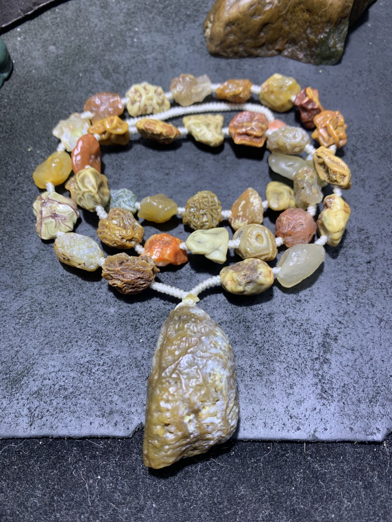 精美阿拉善戈壁多彩飘花筋脉原石大颗粒吊坠项链一条
