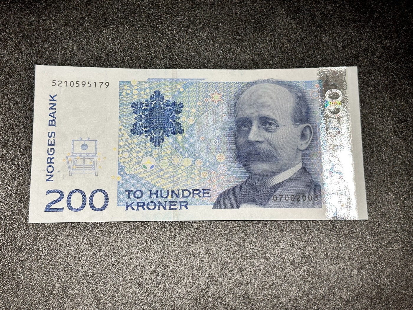 《外钞收藏家》第二百九十七期（连拍第二场）（欧洲五国专场） 挪威2003年200克朗 全新UNC