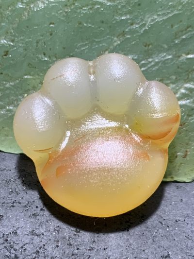 精美高玉化高润度俏色蒙料战国红玛瑙手工雕刻猫爪吊坠一个！ - 精美高玉化高润度俏色蒙料战国红玛瑙手工雕刻猫爪吊坠一个！