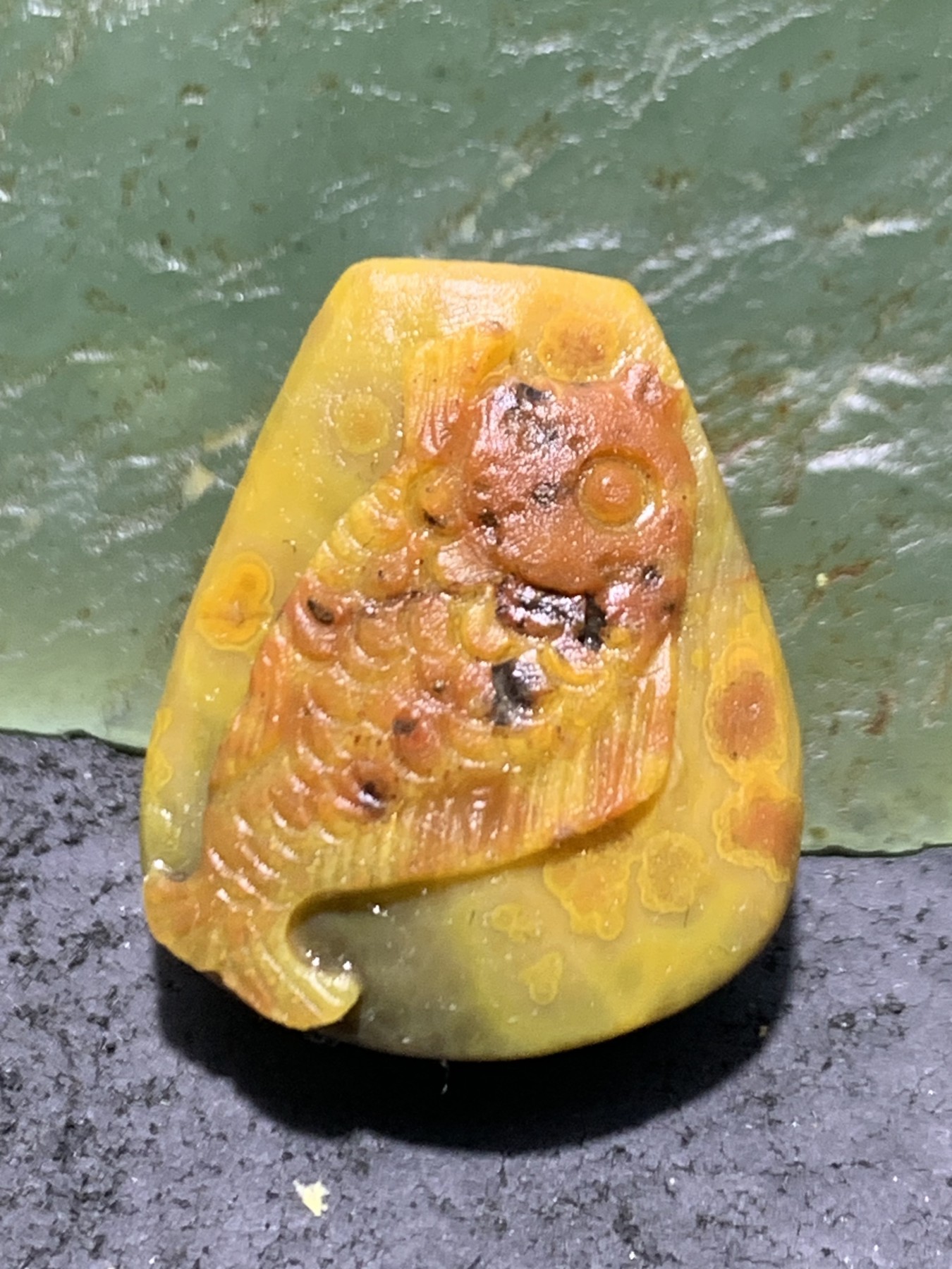 精美亚光战国红玛瑙手工俏色巧雕富贵有鱼一体佛头三通一个