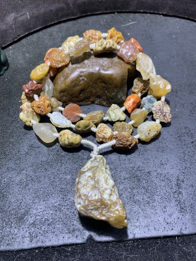 精美阿拉善戈壁多彩飘花筋脉原石大颗粒吊坠项链一条 - 精美阿拉善戈壁多彩飘花筋脉原石大颗粒吊坠项链一条