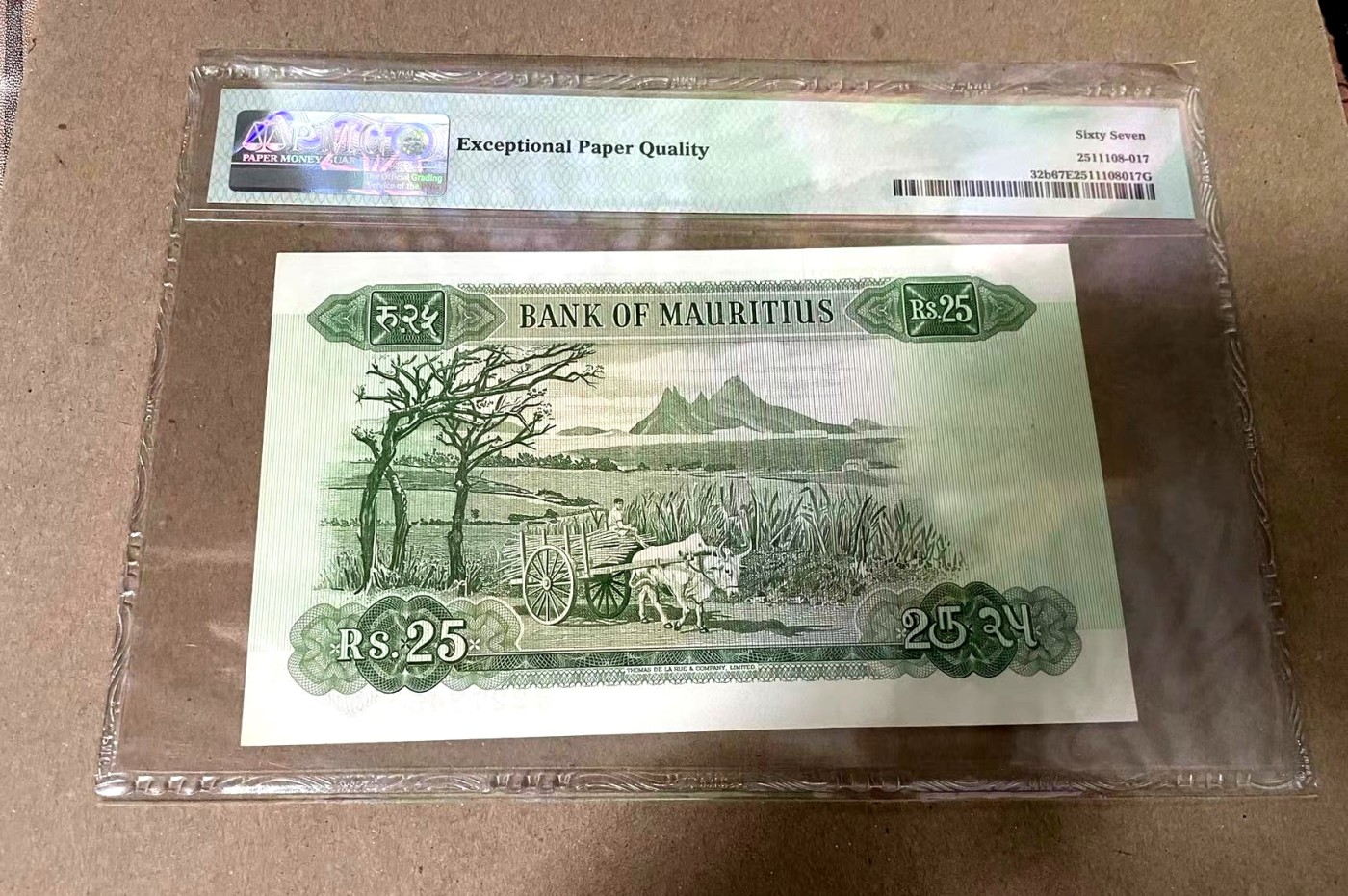 【Blue Auction】✨世界纸币精拍第369期【精】 【冠军分少见】毛里求斯 1967年25卢比 PMG67EPQ 戎装女王 背面牛车及风光怡人