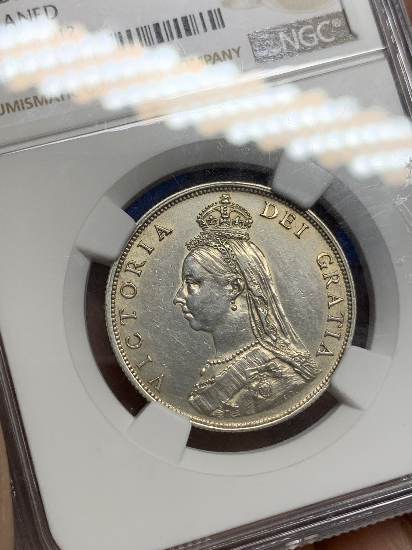 《竞宝斋》第196场-周日，周一 2场 (全场包邮) NGC AUD 英国1887年维多利亚高冠1弗洛林银币