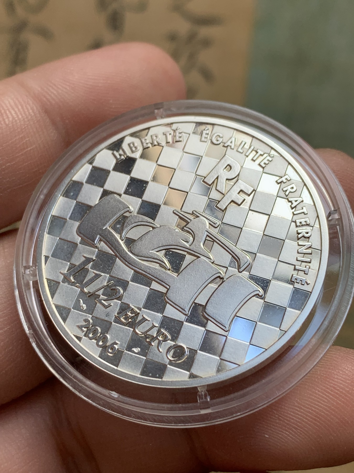 《竞宝斋》第196场-周日，周一 2场 (全场包邮) 2006年法国雷诺赛车百年精制银币 盒证齐全