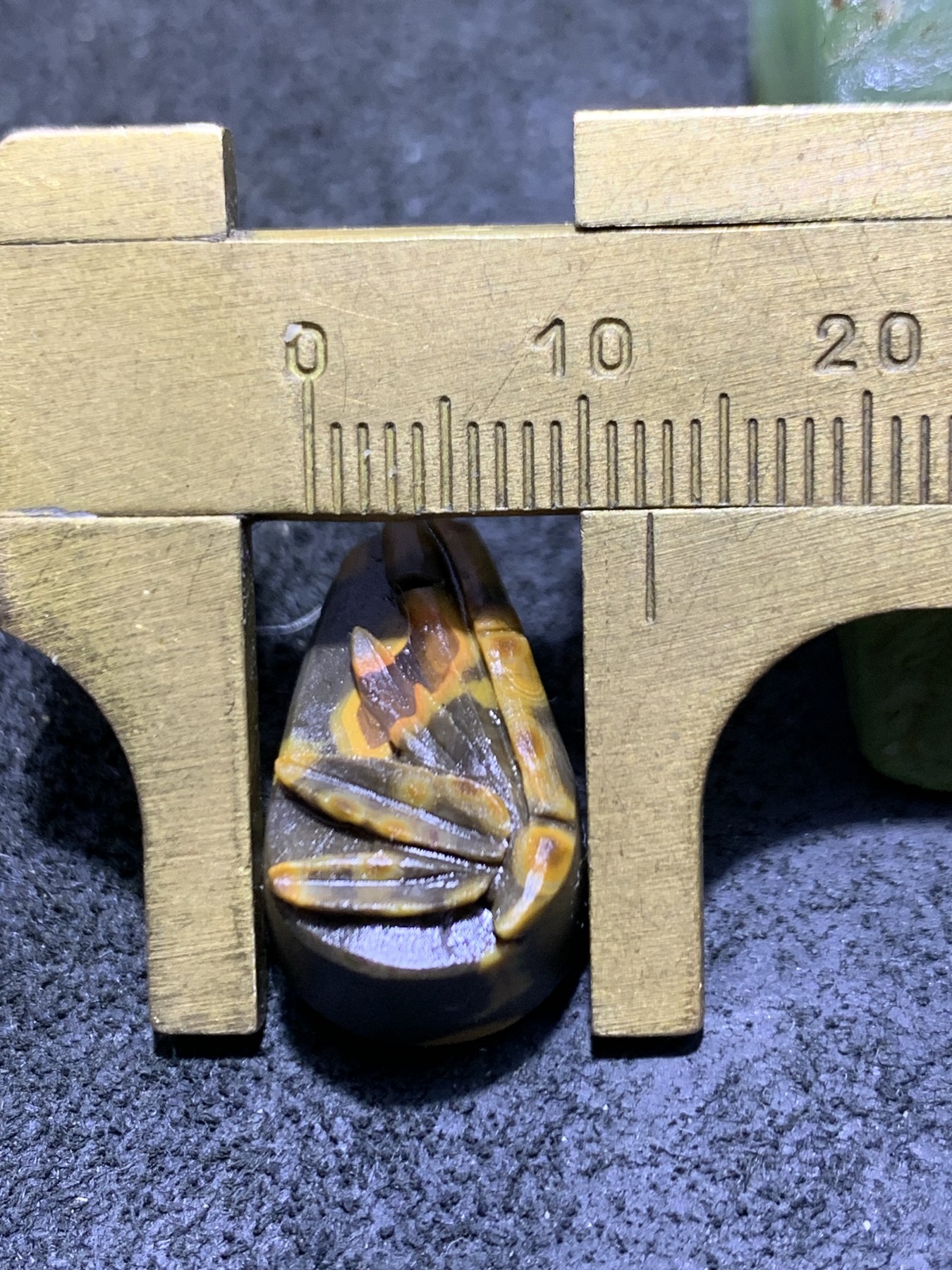 精美亚光战国红玛瑙手工俏色巧雕竹一体佛头三通一个，