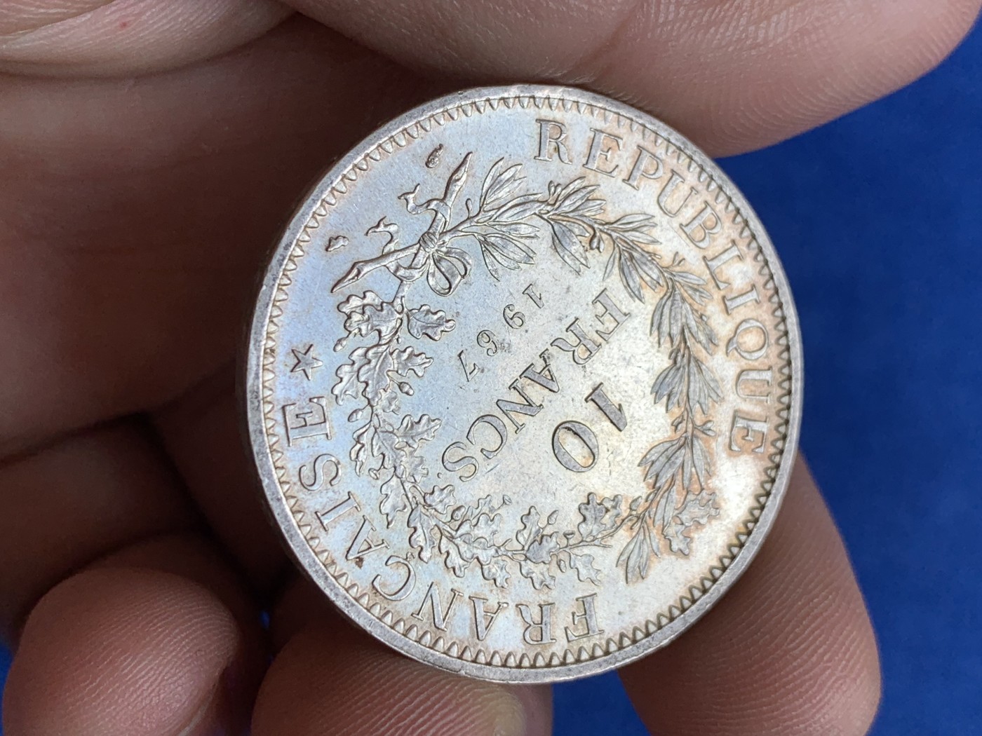 《竞宝斋》第196场-周日，周一 2场 (全场包邮) 法国1967年大力神10法郎银币 未使用品