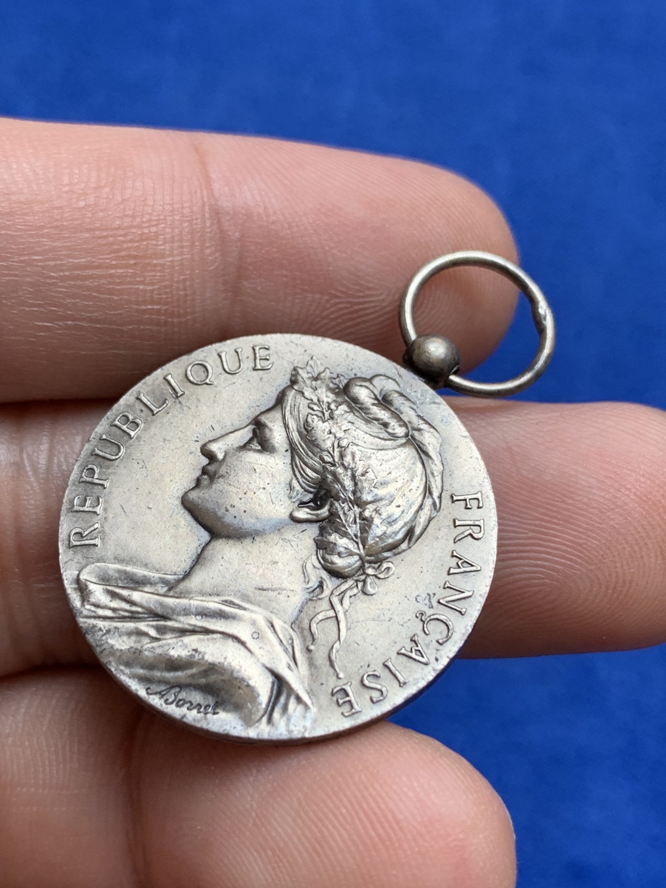 《竞宝斋》第196场-周日，周一 2场 (全场包邮) 2枚一组 法国劳动荣誉奖章，950银，发给工作20年的人员+1931年乔治五世香港一仙