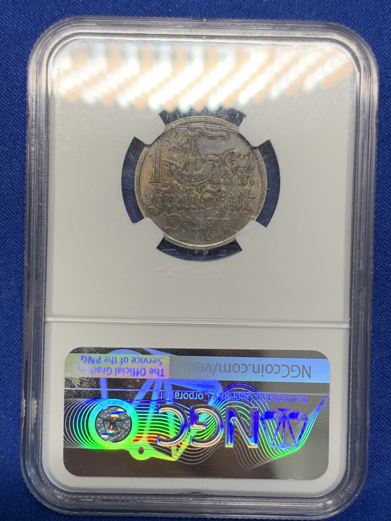 《竞宝斋》第196场-周日，周一 2场 (全场包邮) NGC MS62 旦泽1923年1盾银币，泛金包浆，很漂亮