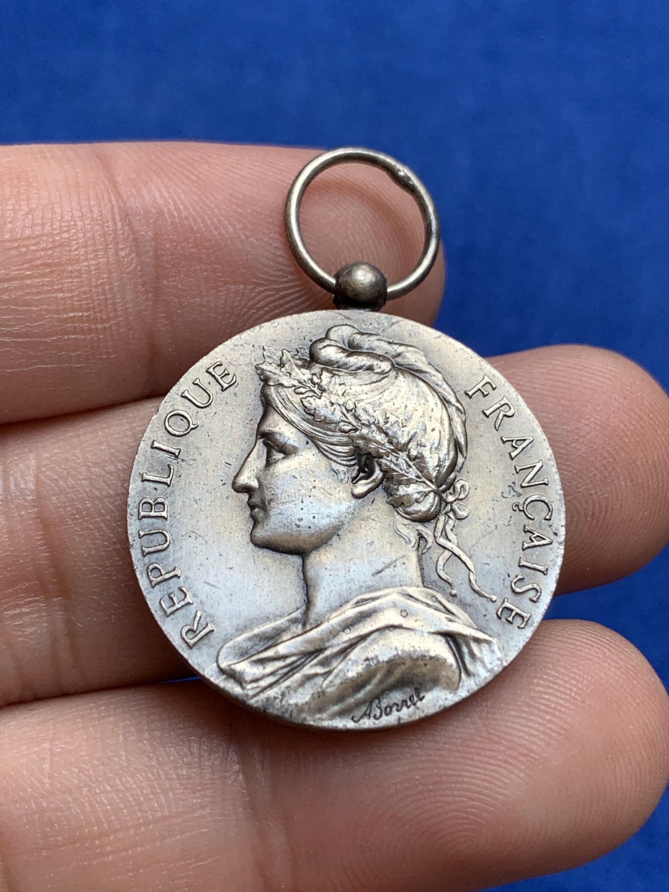 《竞宝斋》第196场-周日，周一 2场 (全场包邮) 2枚一组 法国劳动荣誉奖章，950银，发给工作20年的人员+1931年乔治五世香港一仙