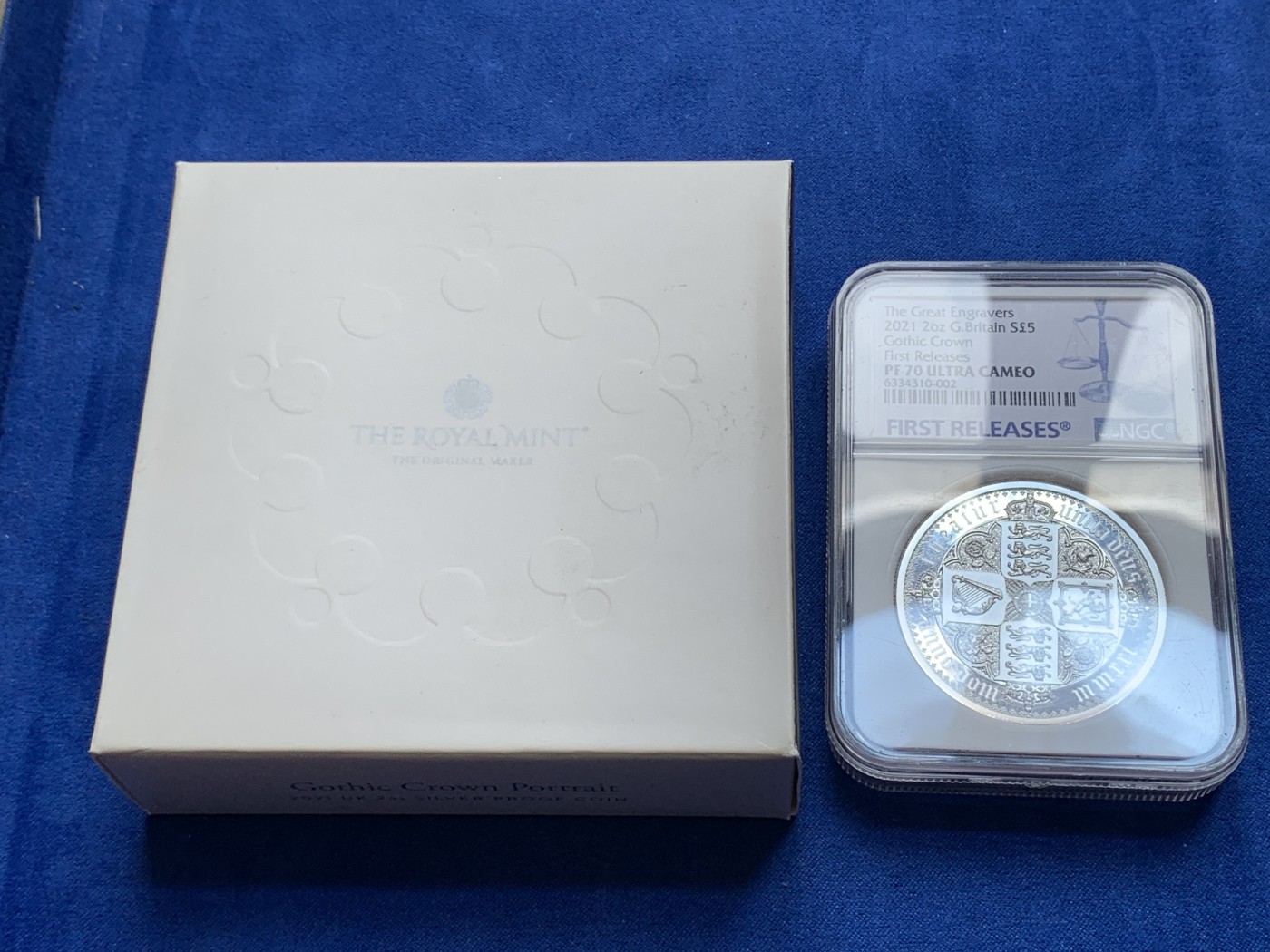 《竞宝斋》第196场-周日，周一 2场 (全场包邮) NGC-MS70 2021 伟大的雕刻师系列哥特克朗2盎司5镑加厚大银币 带原盒