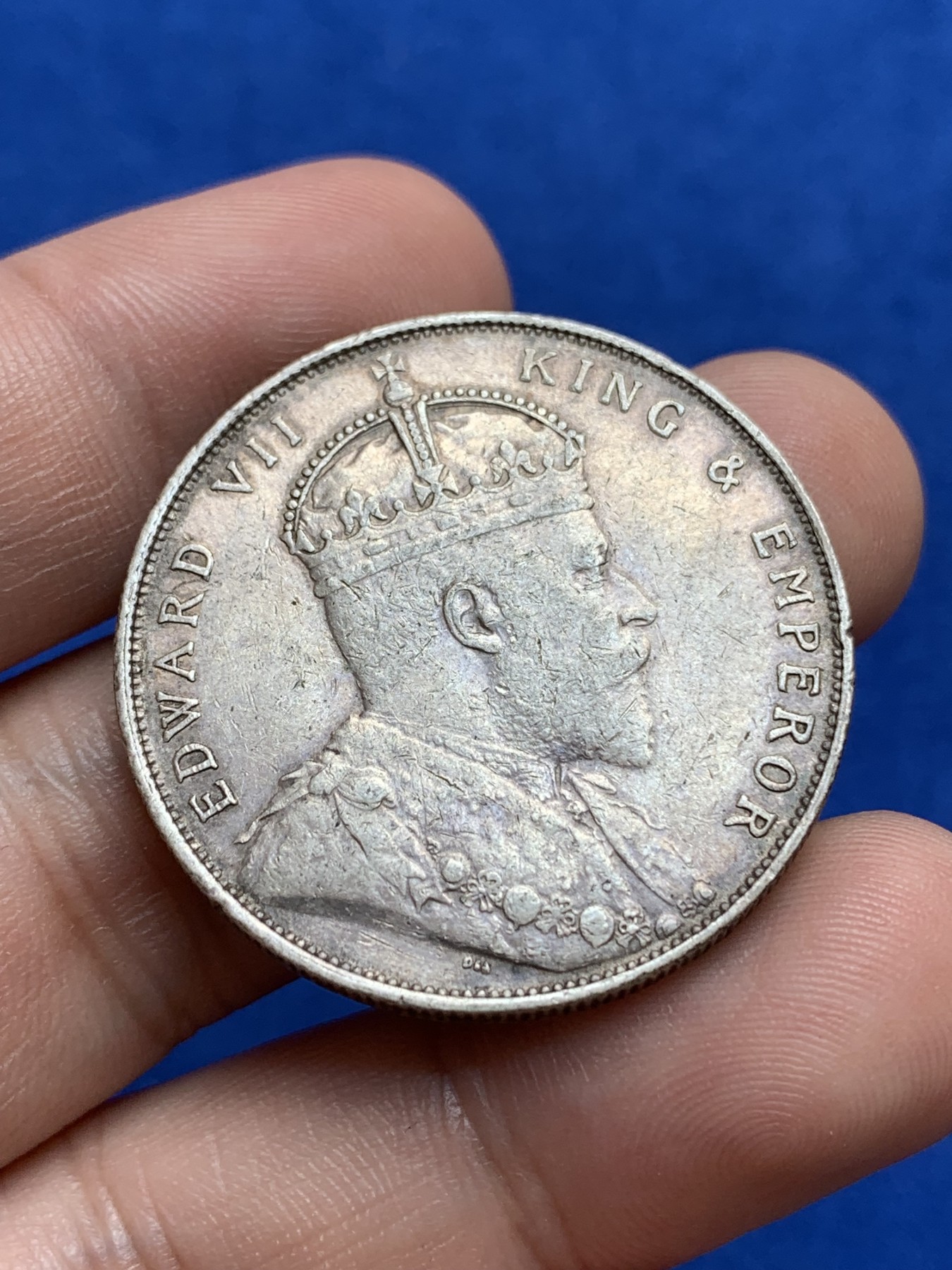 《竞宝斋》第196场-周日，周一 2场 (全场包邮) 1907年爱德华七世英属海峡一圆银币，新一圆直径34，品相不错，老包酱，无大磕碰