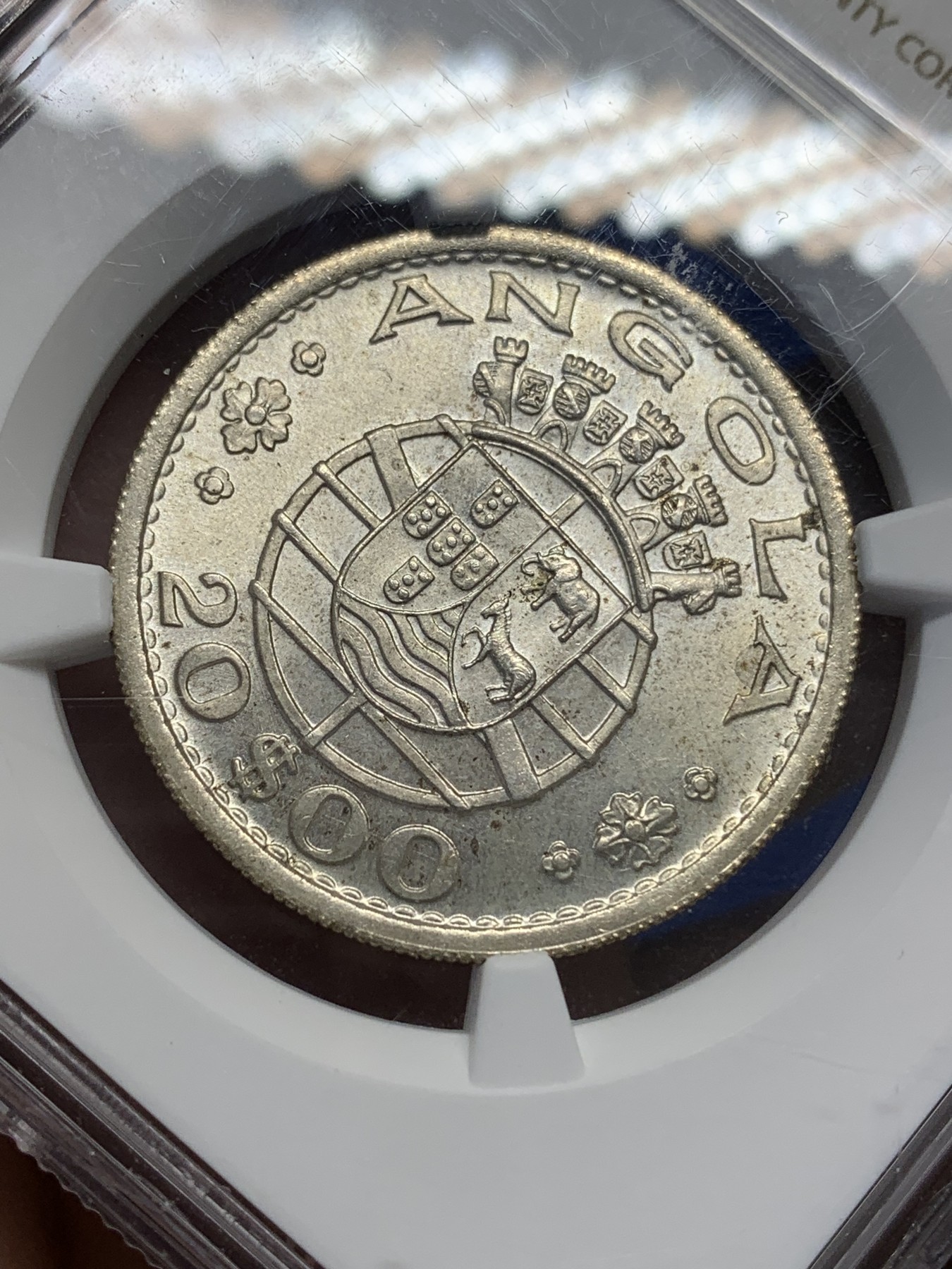 《竞宝斋》第196场-周日，周一 2场 (全场包邮) NGC-MS65 葡属安哥拉 1955年 20埃斯库多 银币 大象和马