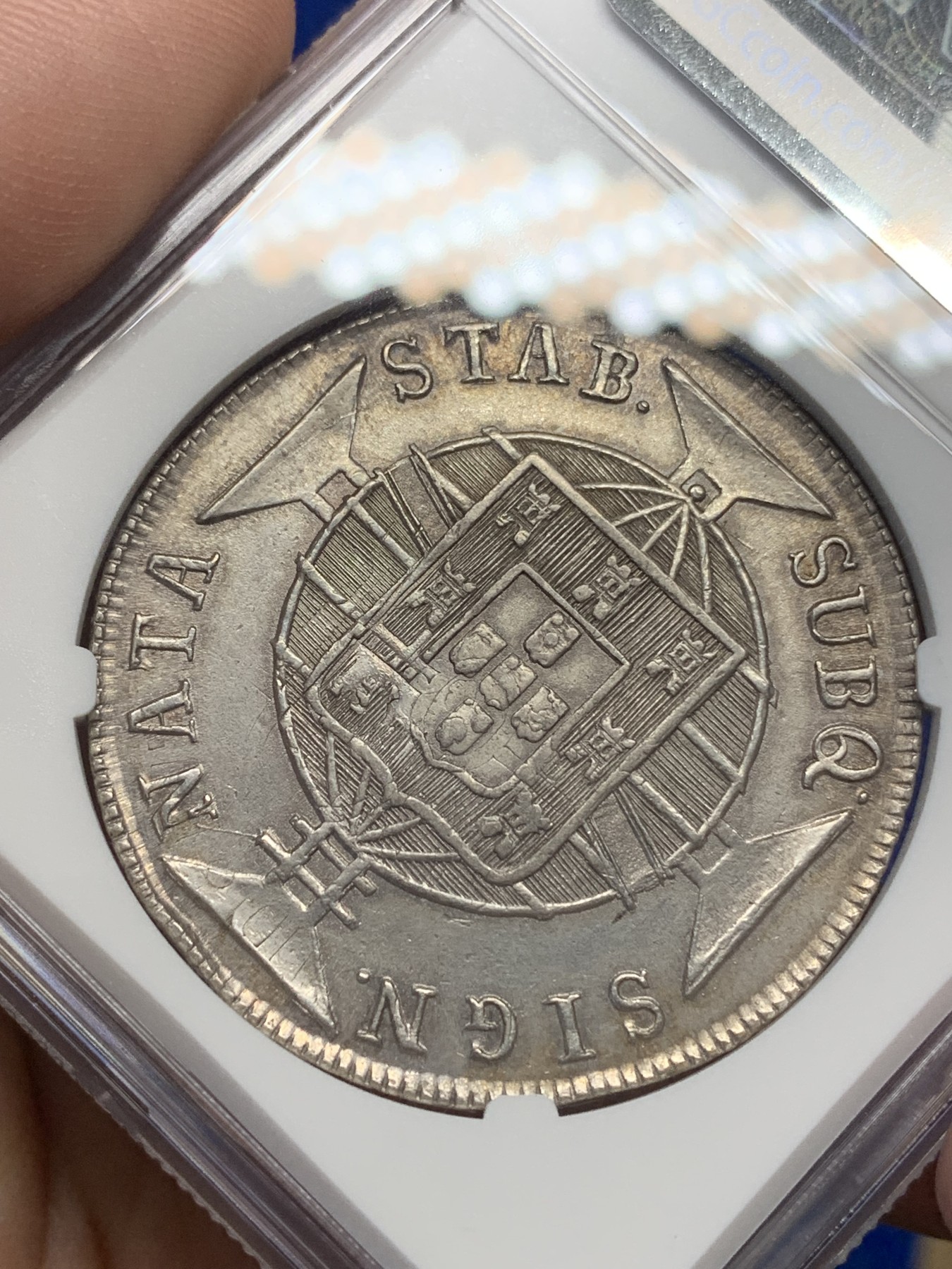 《竞宝斋》第196场-周日，周一 2场 (全场包邮) NGC-AUD 葡属巴西1818年960瑞斯银币 双柱加盖 原味深打严评未出分