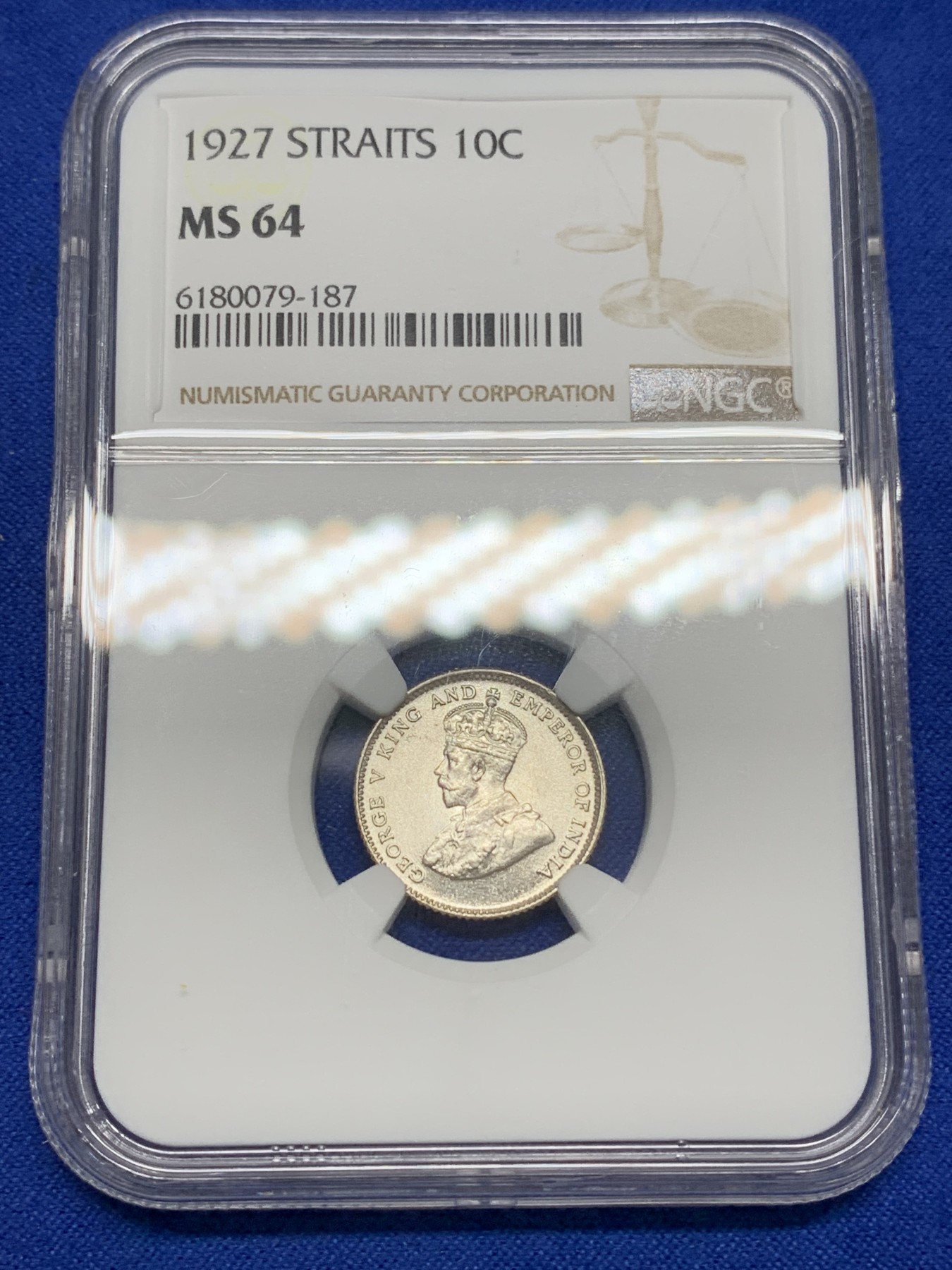 《竞宝斋》第196场-周日，周一 2场 (全场包邮) NGC-MS64 海峡殖民地1927年乔治五世10分银币，站洋系列后期亚殖辅币。车轮转光，银光喜人，64高分不易