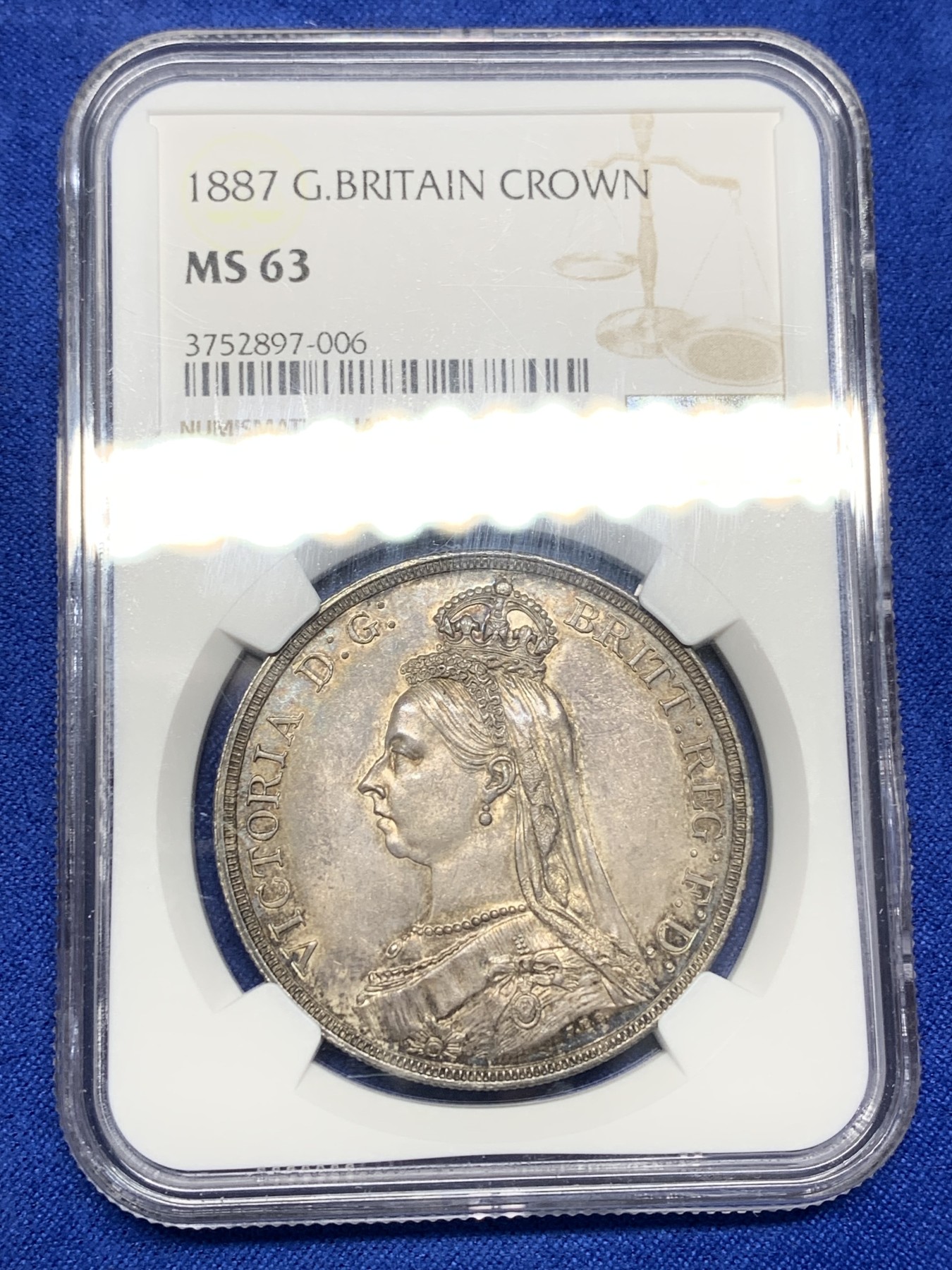 《竞宝斋》第196场-周日，周一 2场 (全场包邮) NGC-MS63 英国 1887年 维多利亚高冠马剑1克朗 好品可藏 底板光洁 包浆均匀 难得