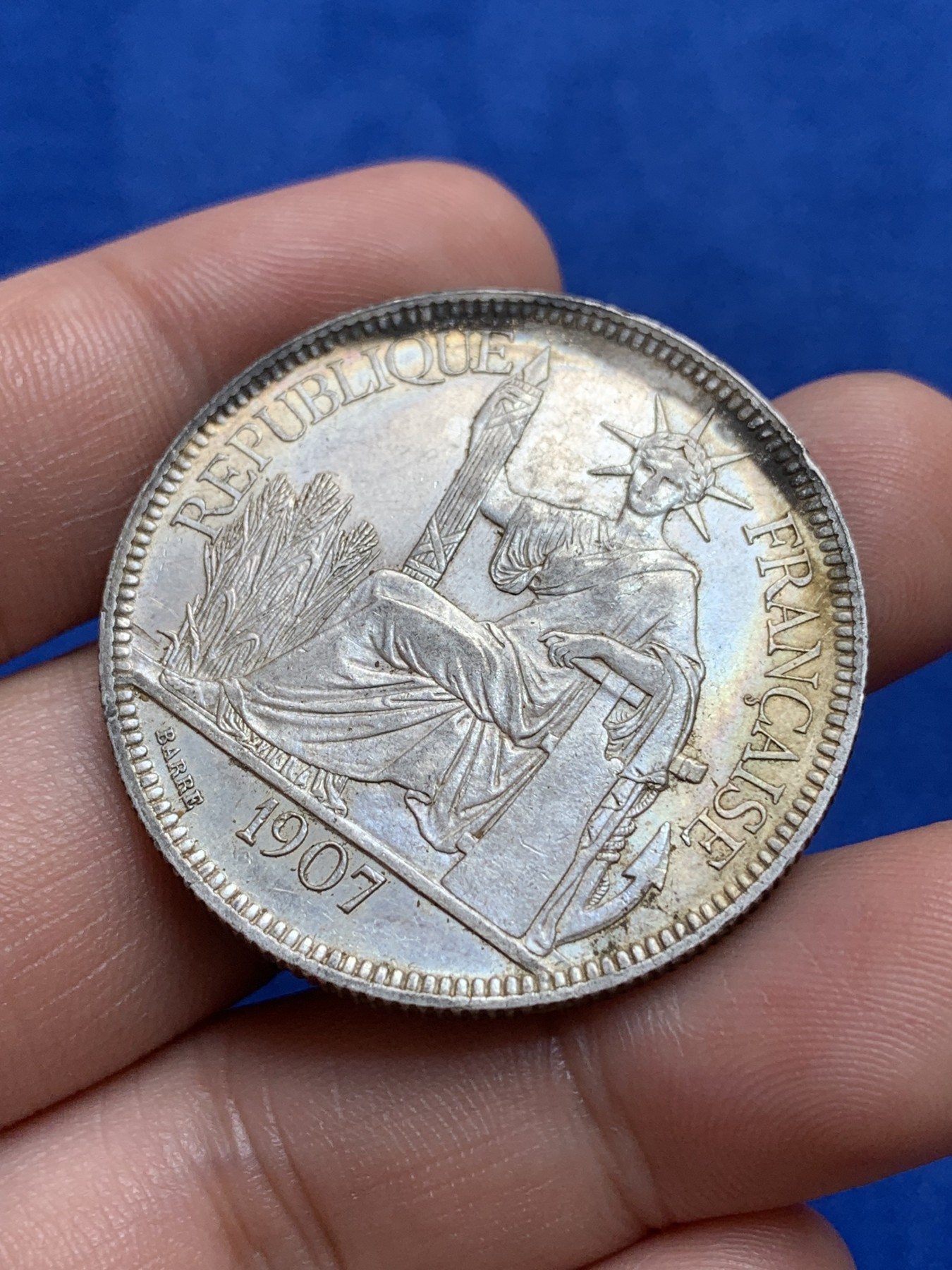 《竞宝斋》第196场-周日，周一 2场 (全场包邮) 1907年坐洋  银币 好品  优于一般品相  人物脸清晰可见