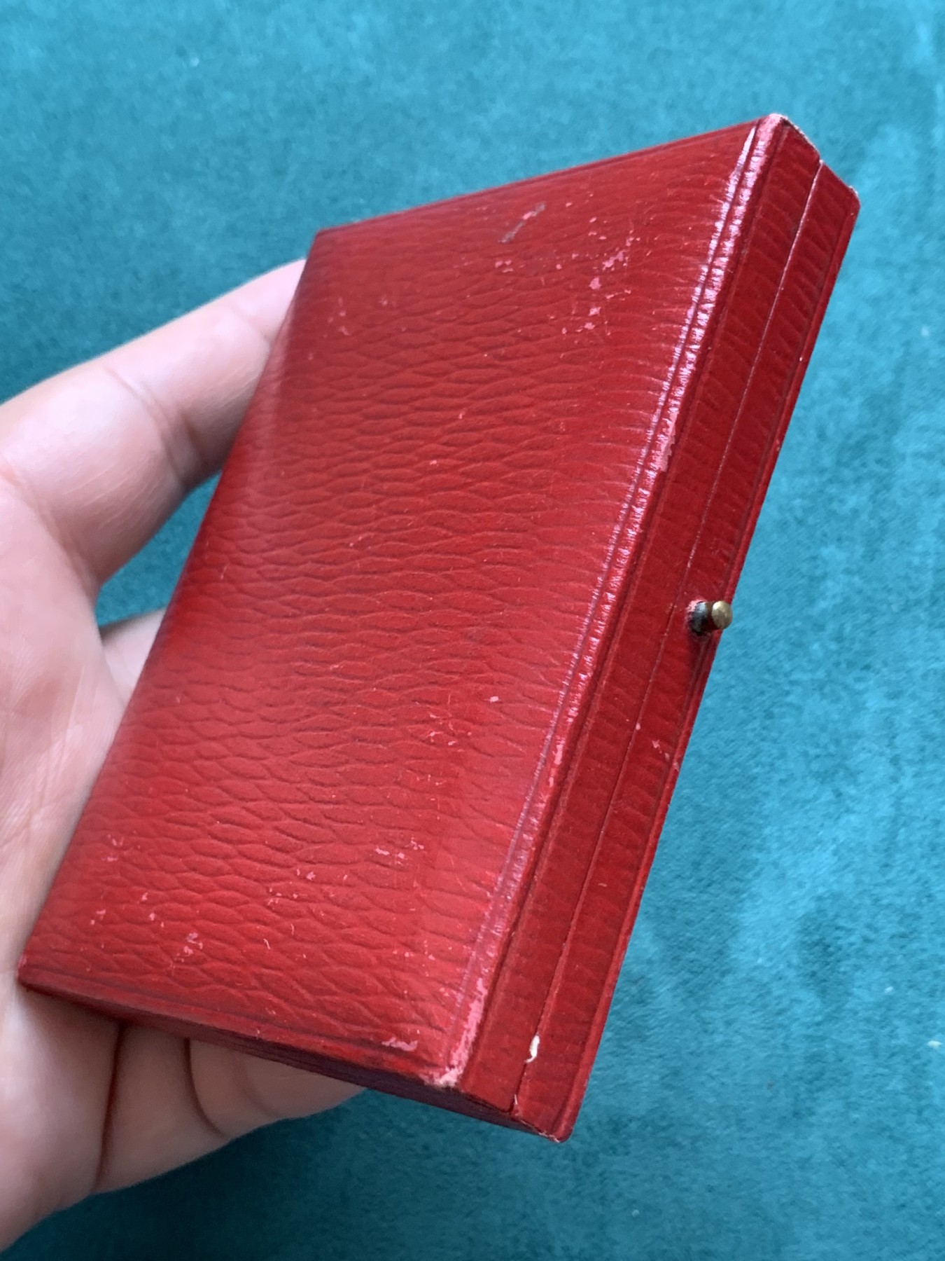 《竞宝斋》第196场-周日，周一 2场 (全场包邮) 1937年英国皇家音乐学院银章（原盒），直径40mm，重量37.2g。