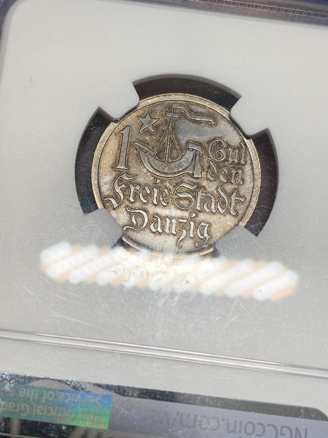 《竞宝斋》第196场-周日，周一 2场 (全场包邮) NGC MS62 旦泽1923年1盾银币，泛金包浆，很漂亮