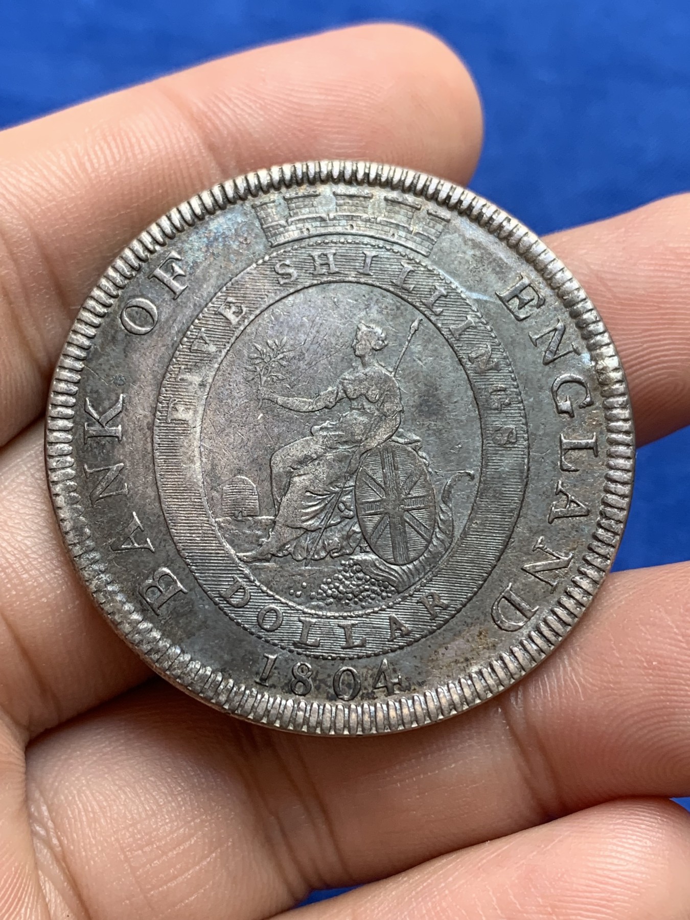 《竞宝斋》第196场-周日，周一 2场 (全场包邮) 英格兰银行1804年5先令大银币  少见品种   状态不错