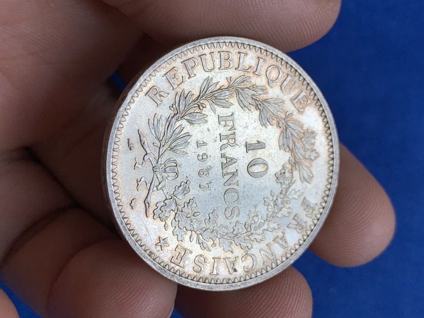 《竞宝斋》第196场-周日，周一 2场 (全场包邮) 法国1967年大力神10法郎银币 未使用品