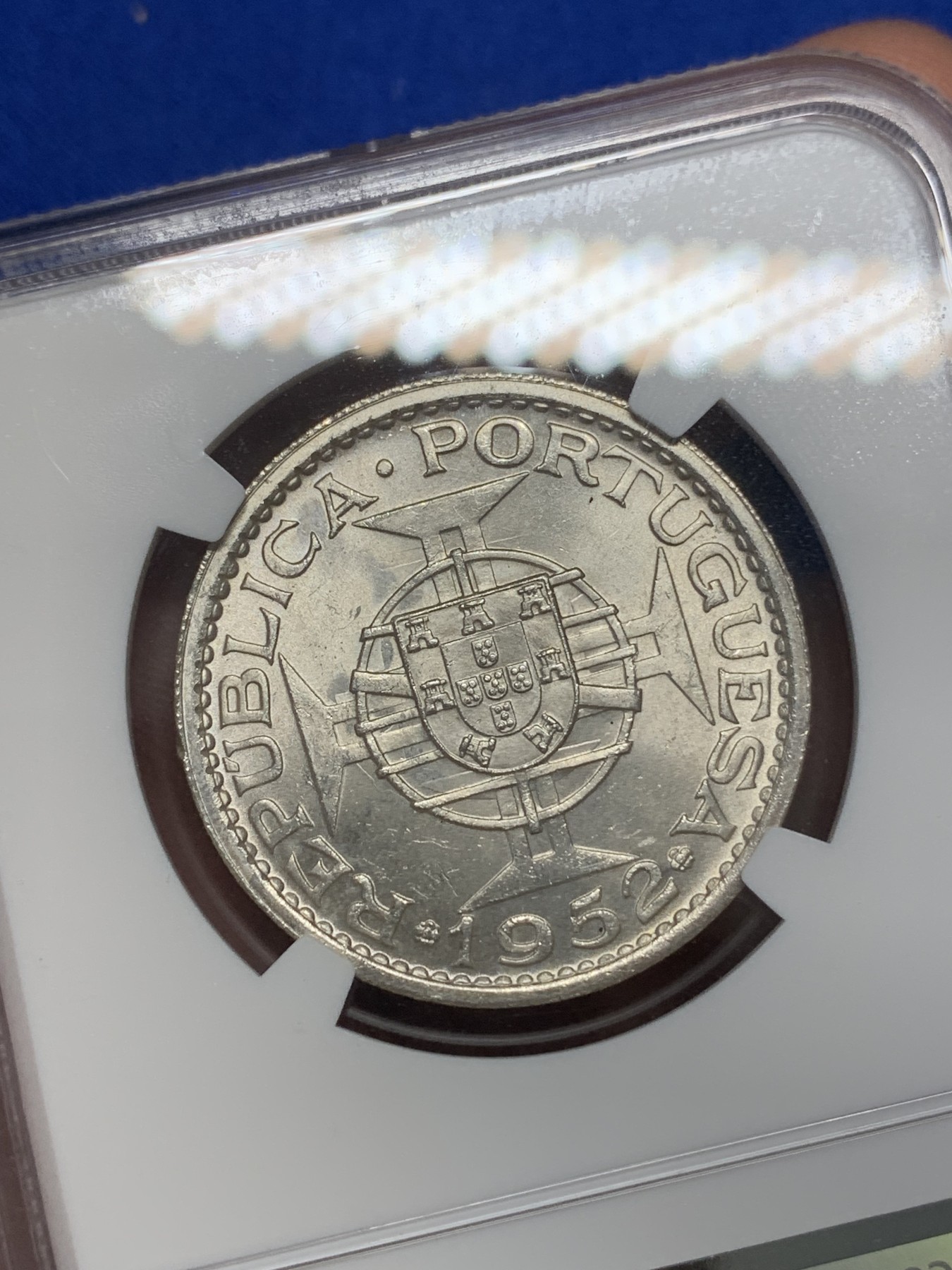 《竞宝斋》第196场-周日，周一 2场 (全场包邮) NGC-MS64 澳门1952年5元银币 热门品种