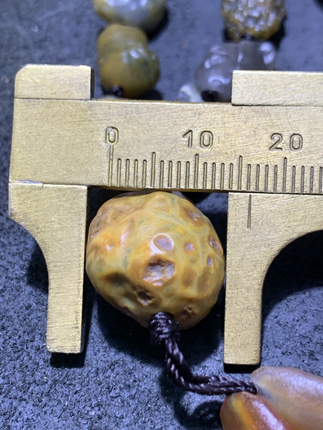 精美阿拉善戈壁青花筋脉玛瑙原石108项链一条，
