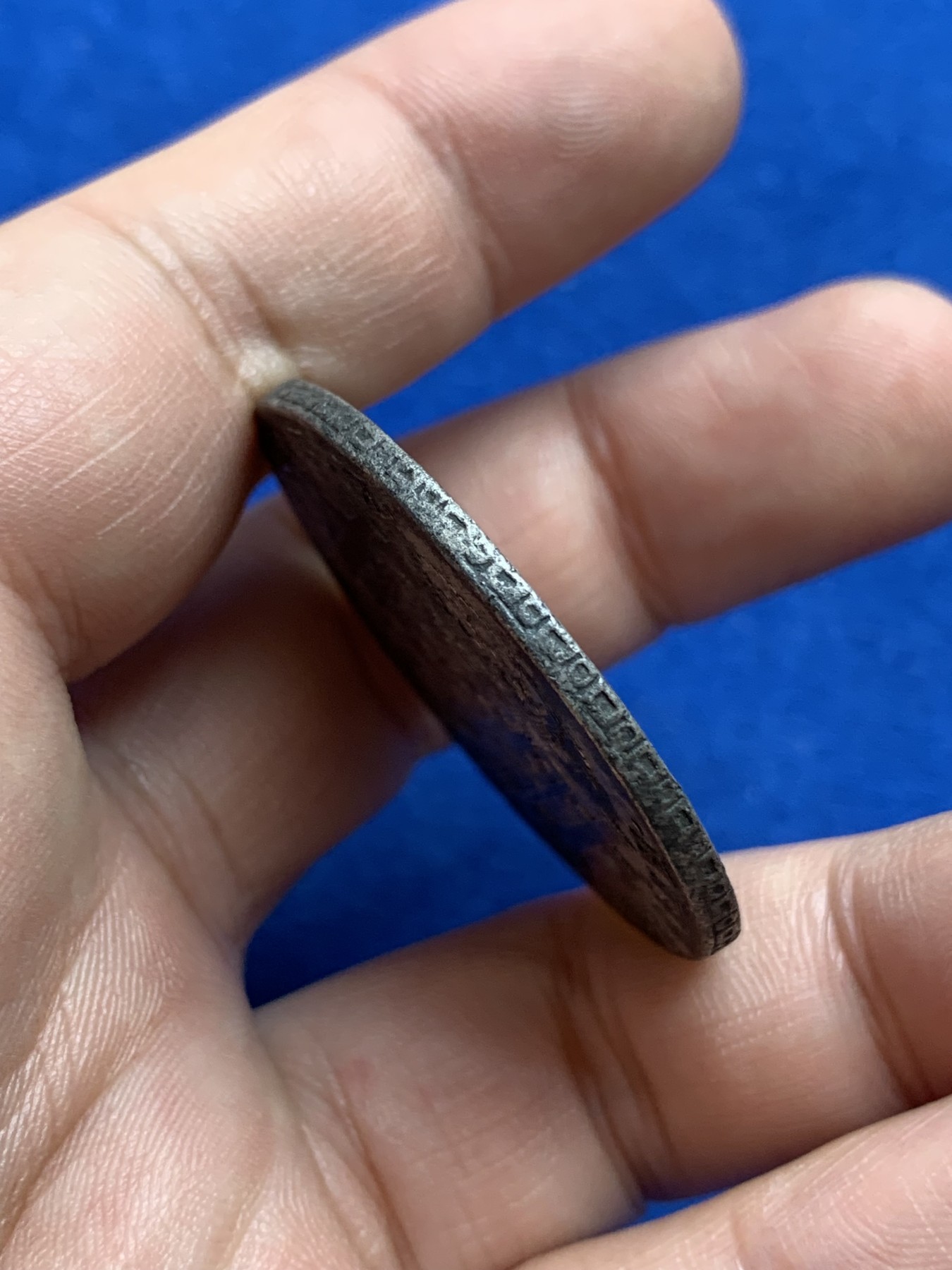 《竞宝斋》第196场-周日，周一 2场 (全场包邮) 西属墨西哥卡洛斯四世1792年8R银币（背面盾徽狮子脚下有一枚太阳硬戳）细节见图