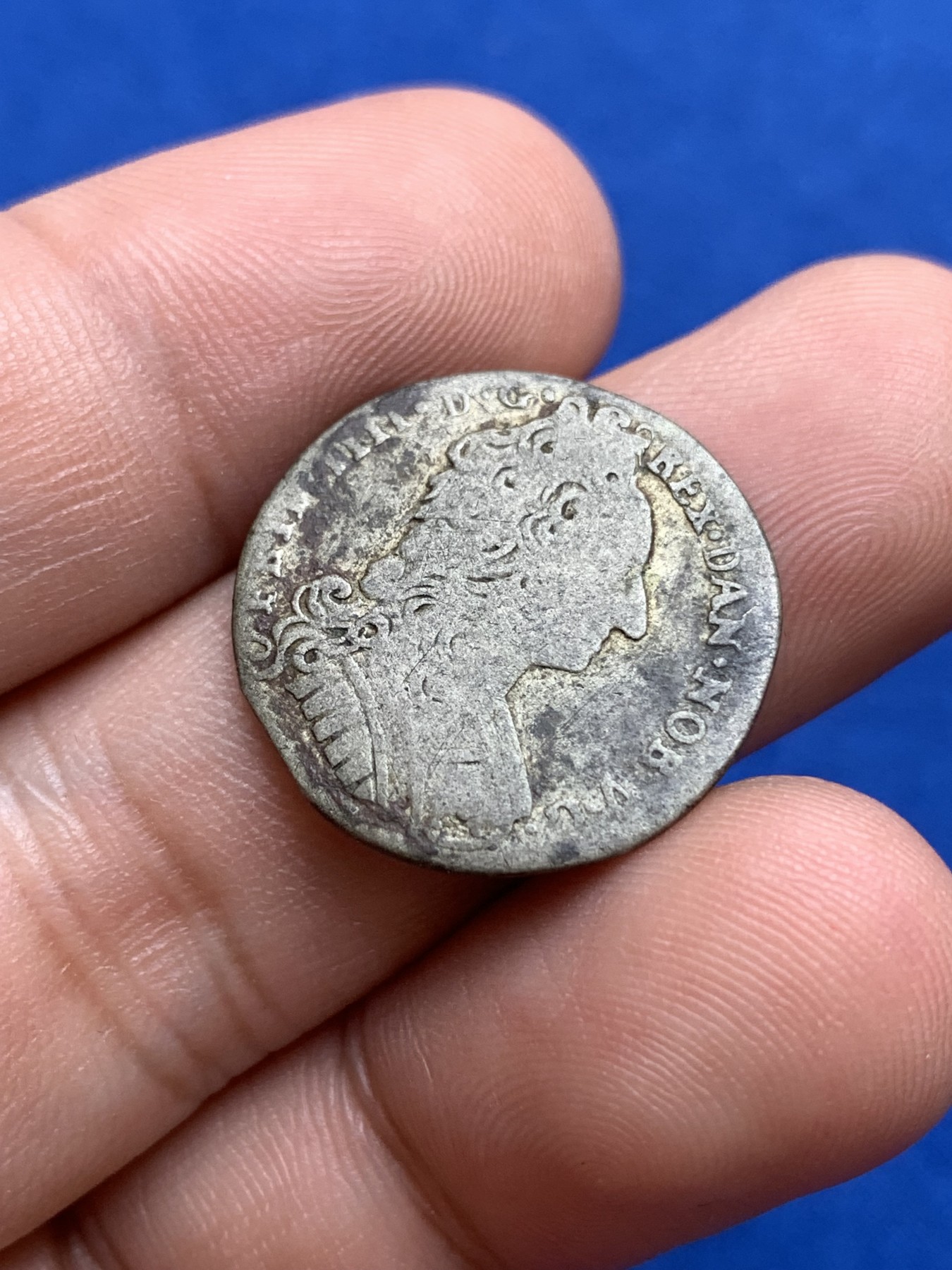 《竞宝斋》第196场-周日，周一 2场 (全场包邮) 丹麦弗雷德里克四世1730年8s银币 细节见图