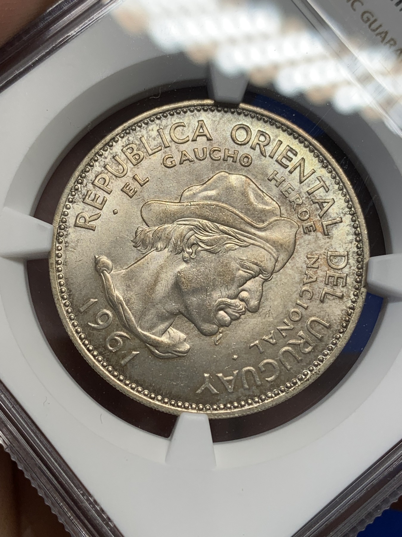 《竞宝斋》第196场-周日，周一 2场 (全场包邮) NGC MS64 乌拉圭1961年10比索银币 状态极好