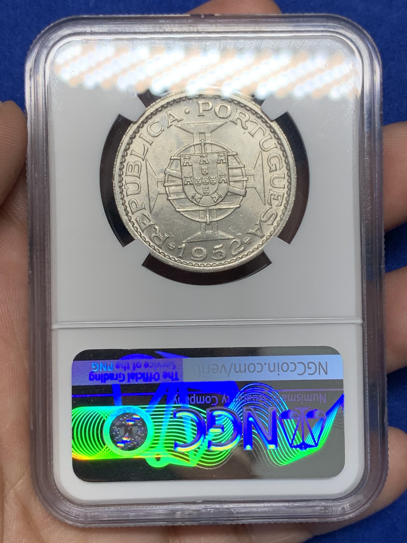 《竞宝斋》第196场-周日，周一 2场 (全场包邮) NGC-MS64 澳门1952年5元银币 热门品种