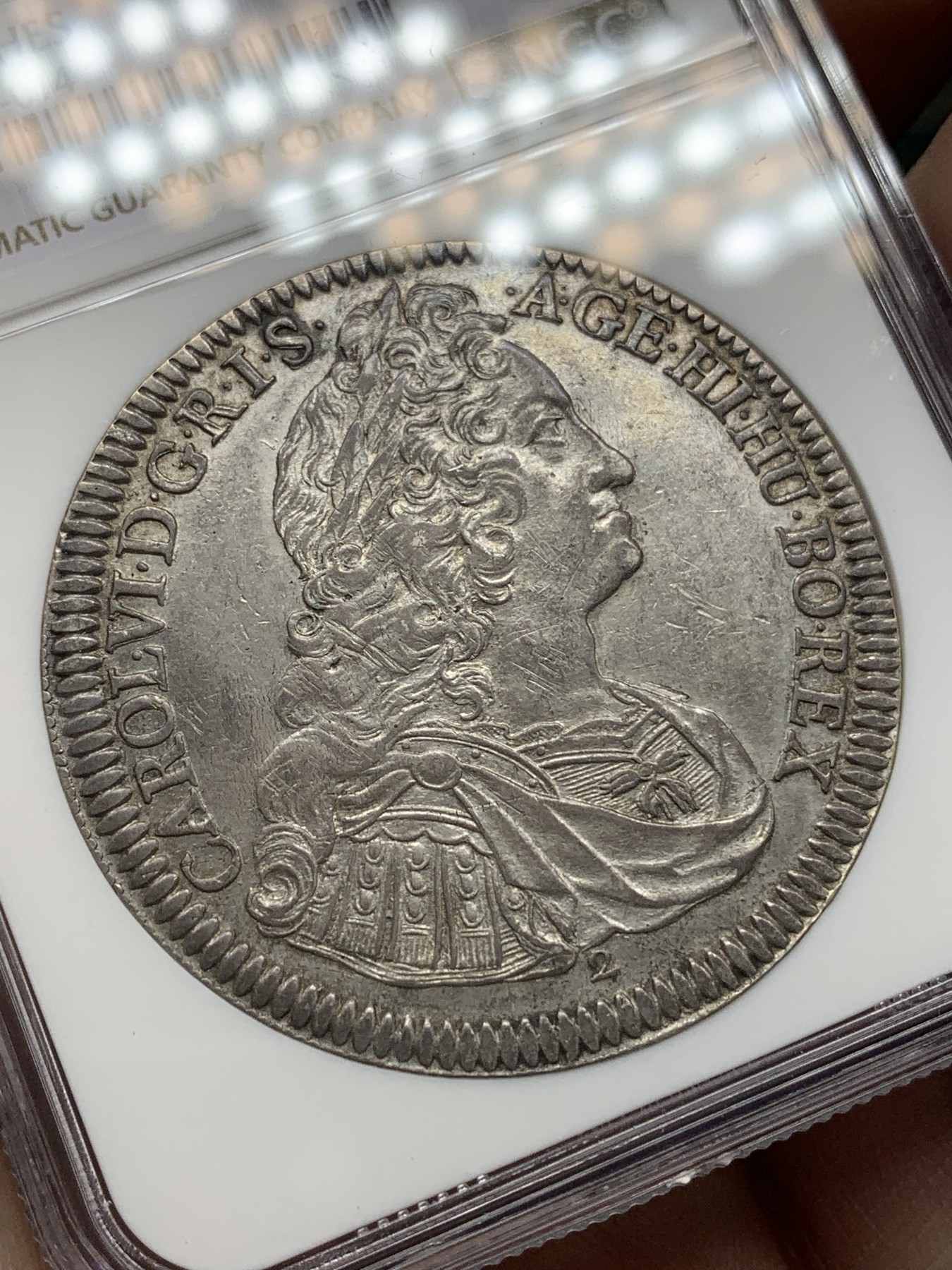 《竞宝斋》第196场-周日，周一 2场 (全场包邮) NGC-AUD 神圣罗马帝国 1737(2) 卡尔六世 1泰勒银币底板 原味包浆 状态不错