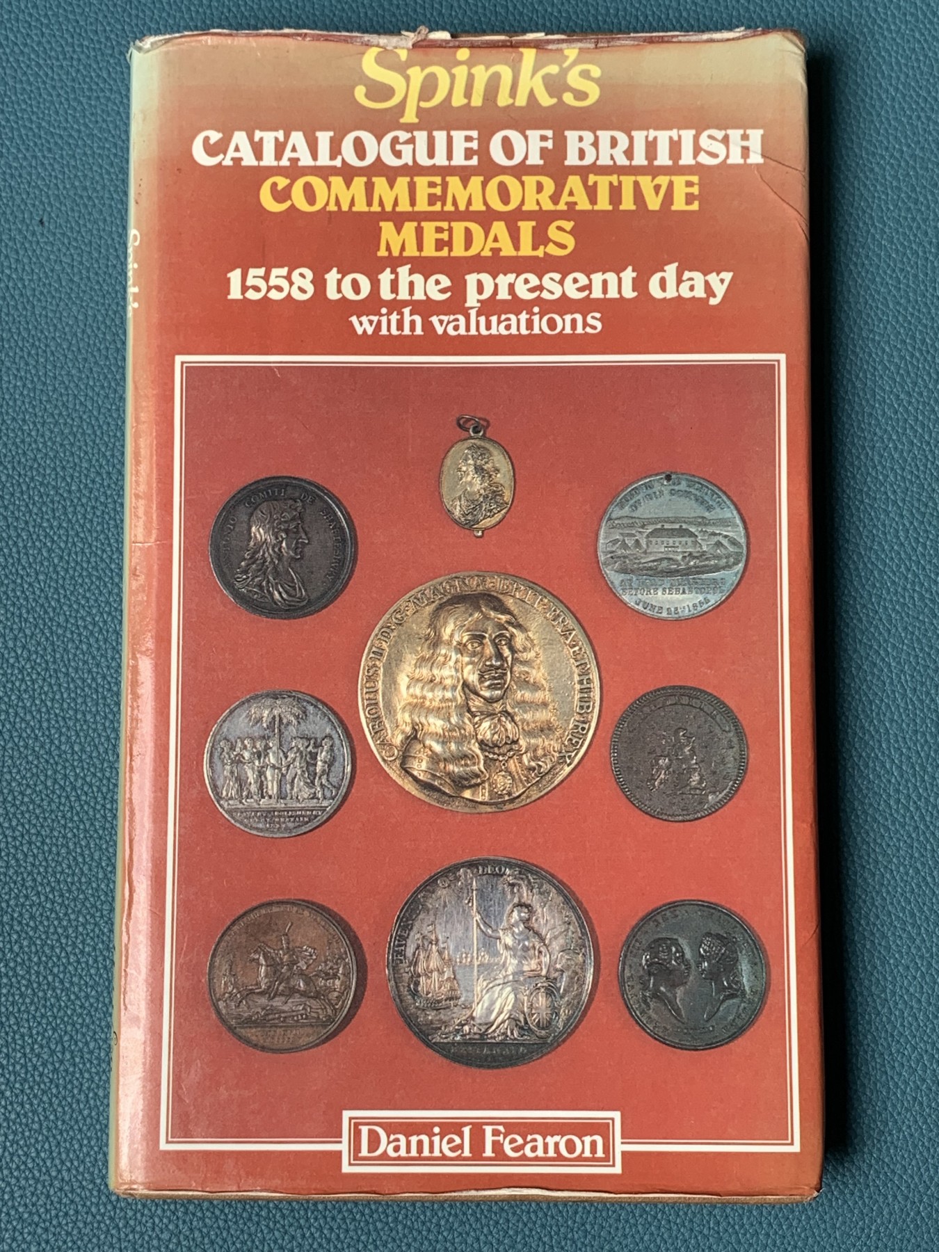 《竞宝斋》第196场-周日，周一 2场 (全场包邮) SPINKS  1558年以后的英国纪念章目录，内含参考价，英国章入门必备