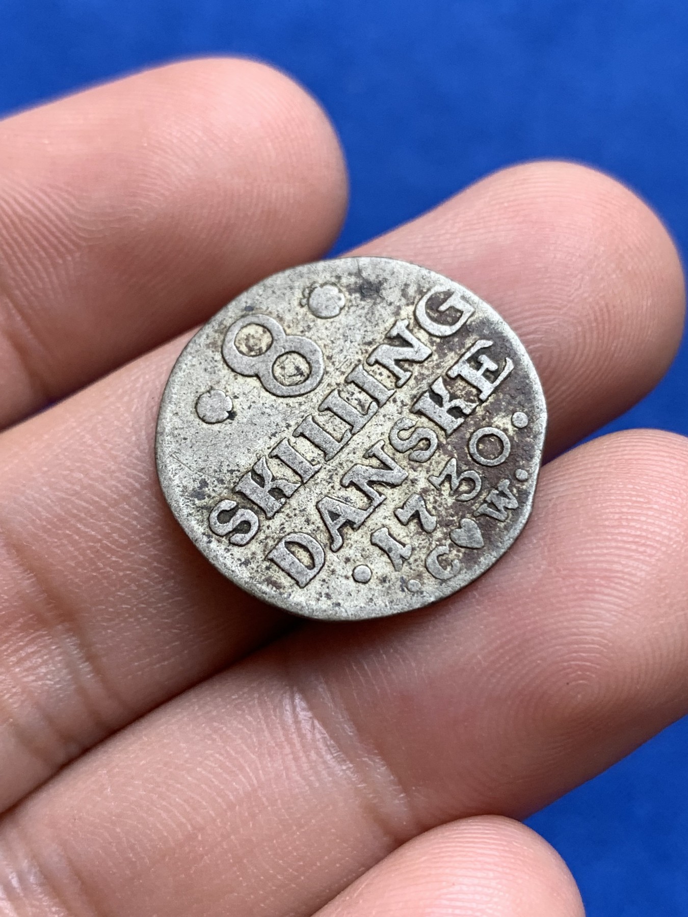 《竞宝斋》第196场-周日，周一 2场 (全场包邮) 丹麦弗雷德里克四世1730年8s银币 细节见图