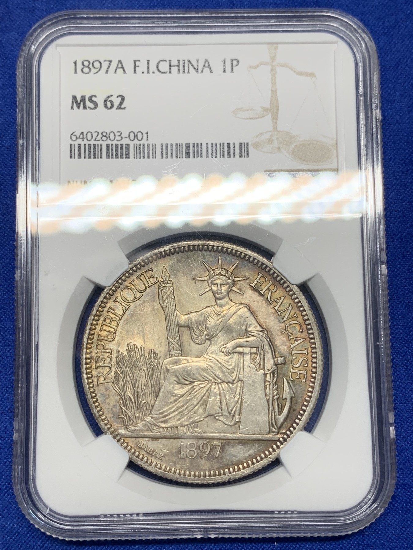 《竞宝斋》第196场-周日，周一 2场 (全场包邮) NGC MS62法属印支 1897年 坐人 1P银币 双面五彩包浆 状态好 鼻子也好 难得