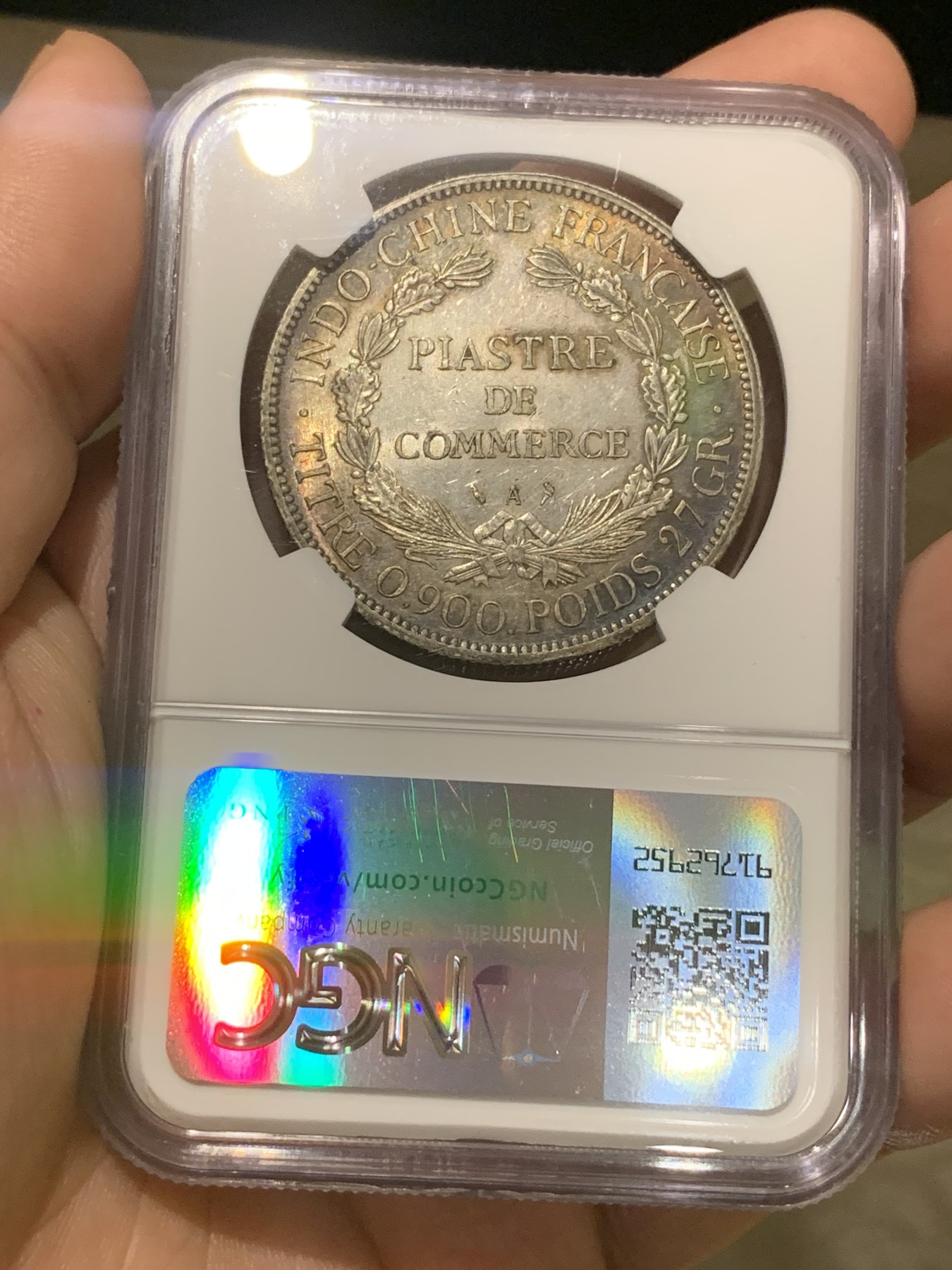 《竞宝斋》第196场-周日，周一 2场 (全场包邮) NGC MS62法属印支 1897年 坐人 1P银币 双面五彩包浆 状态好 鼻子也好 难得