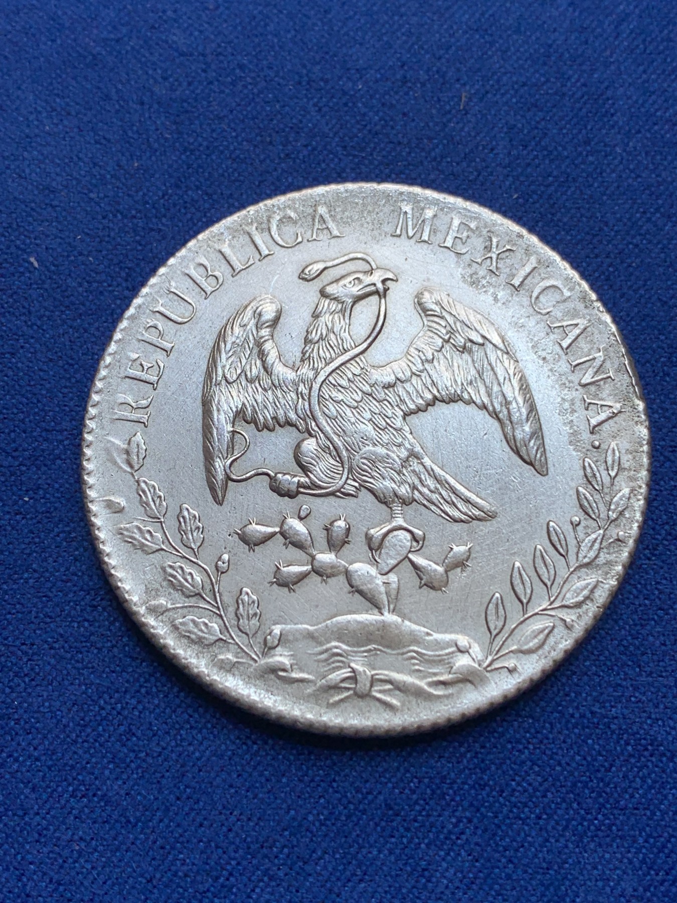 《竞宝斋》第196场-周日，周一 2场 (全场包邮) 墨西哥 1894年-CN 库利亚坎 8R 花边鹰洋 爆羽好品 较少见厂名 大银币