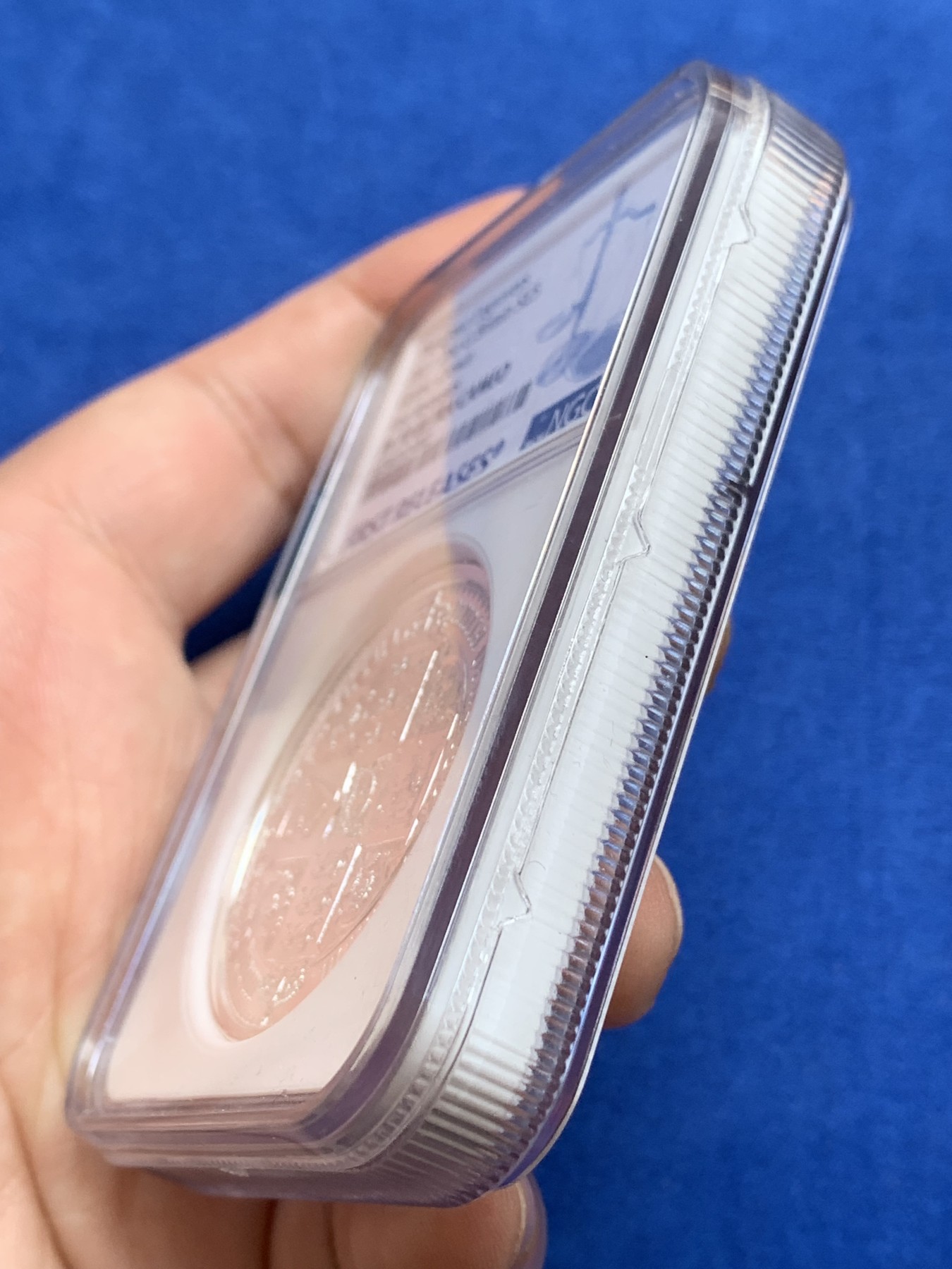 《竞宝斋》第196场-周日，周一 2场 (全场包邮) NGC-MS70 2021 伟大的雕刻师系列哥特克朗2盎司5镑加厚大银币 带原盒