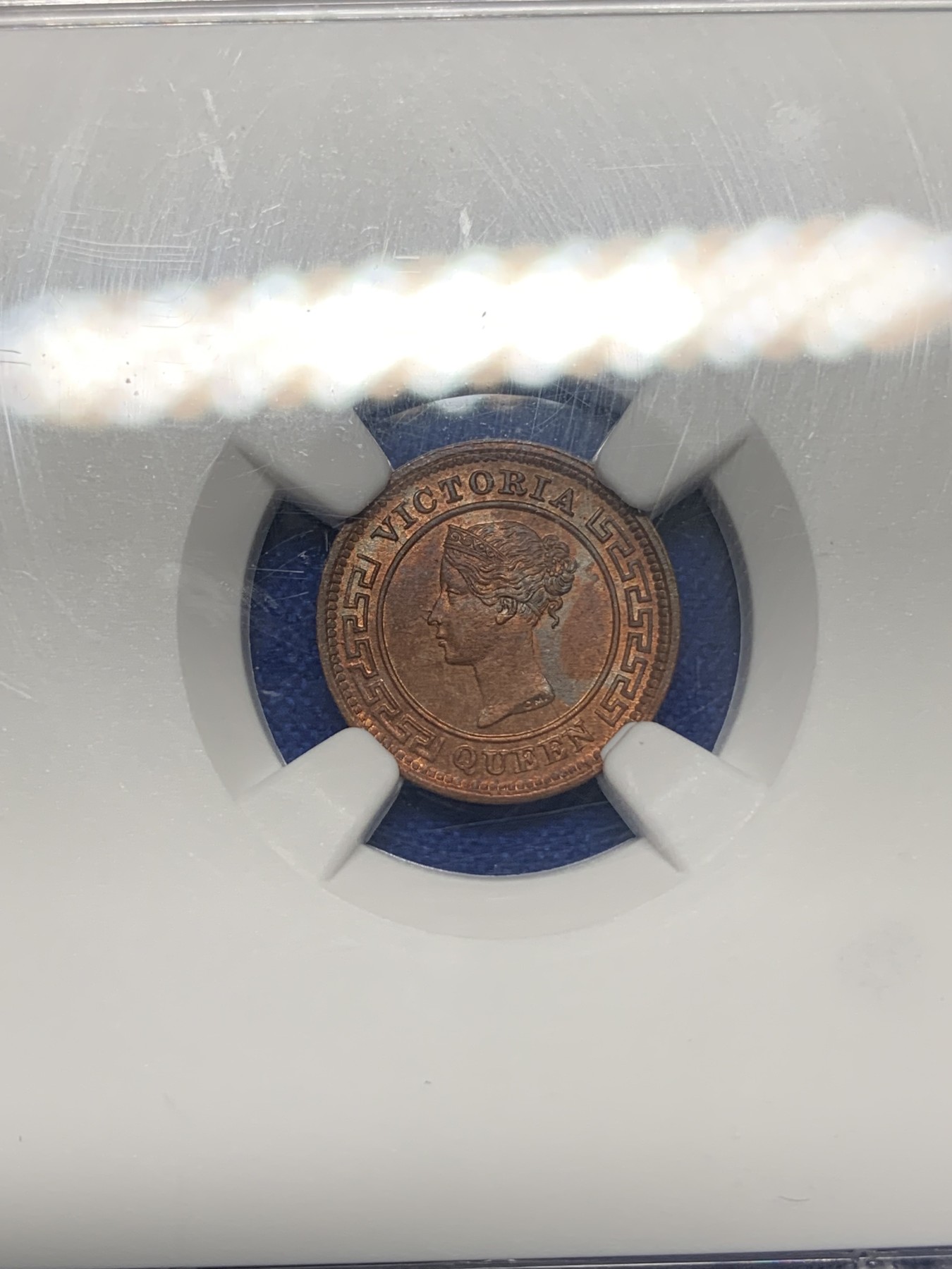 《竞宝斋》第196场-周日，周一 2场 (全场包邮) NGC-MS64RB 季军分 英属锡兰小维1/4分铜币，RB铜光靓丽，年轻女王头像，发丝细节完美。更高分仅3枚。