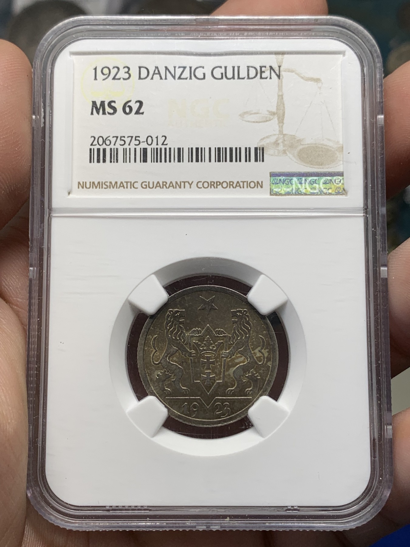 《竞宝斋》第196场-周日，周一 2场 (全场包邮) NGC MS62 旦泽1923年1盾银币，泛金包浆，很漂亮